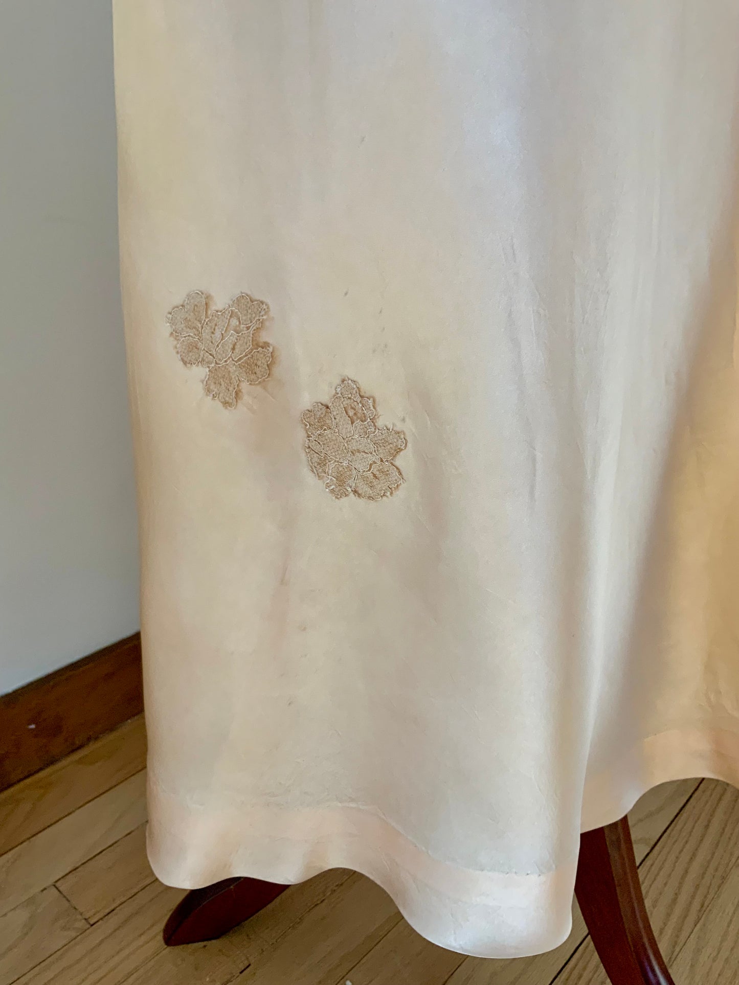 Vintage Hand-Dyed Silk Slip Dress with Lace Bodice | 30s–40s
- 40AW