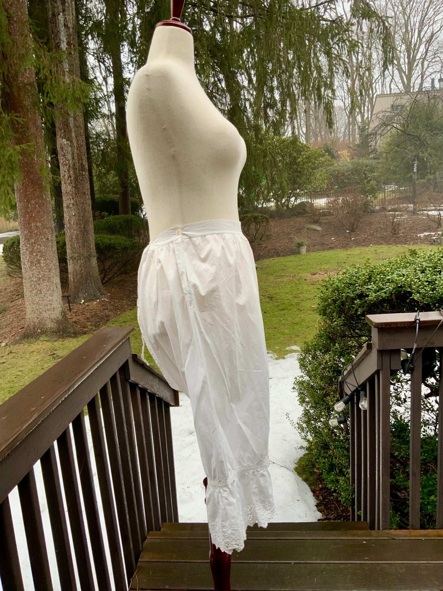 Edwardian White Cotton Bloomers with Broderie Anglaise Lace Hem – Antique Open Drawers Lingerie c.1905–1915-ED67