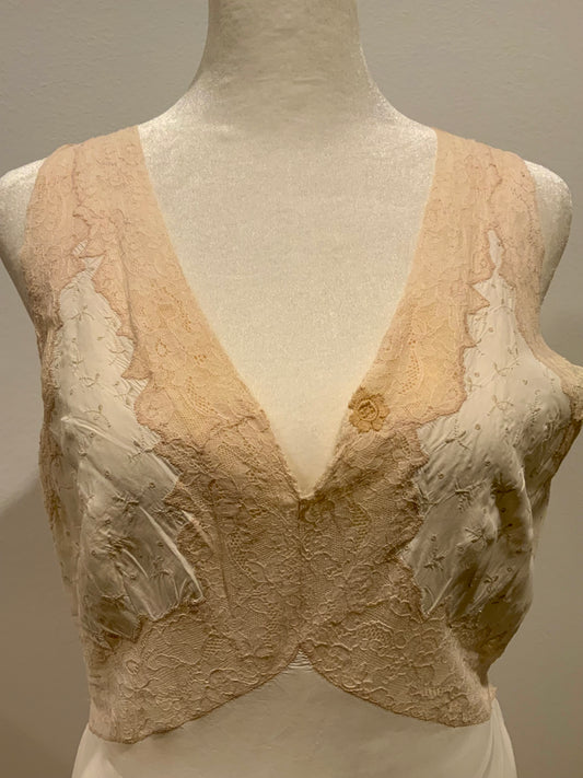 Antique 1918–1923 Ivory Silk Bridal Lingerie Gown with French Lace & Hand Embroidery | Edwardian Boudoir Dress-20AU