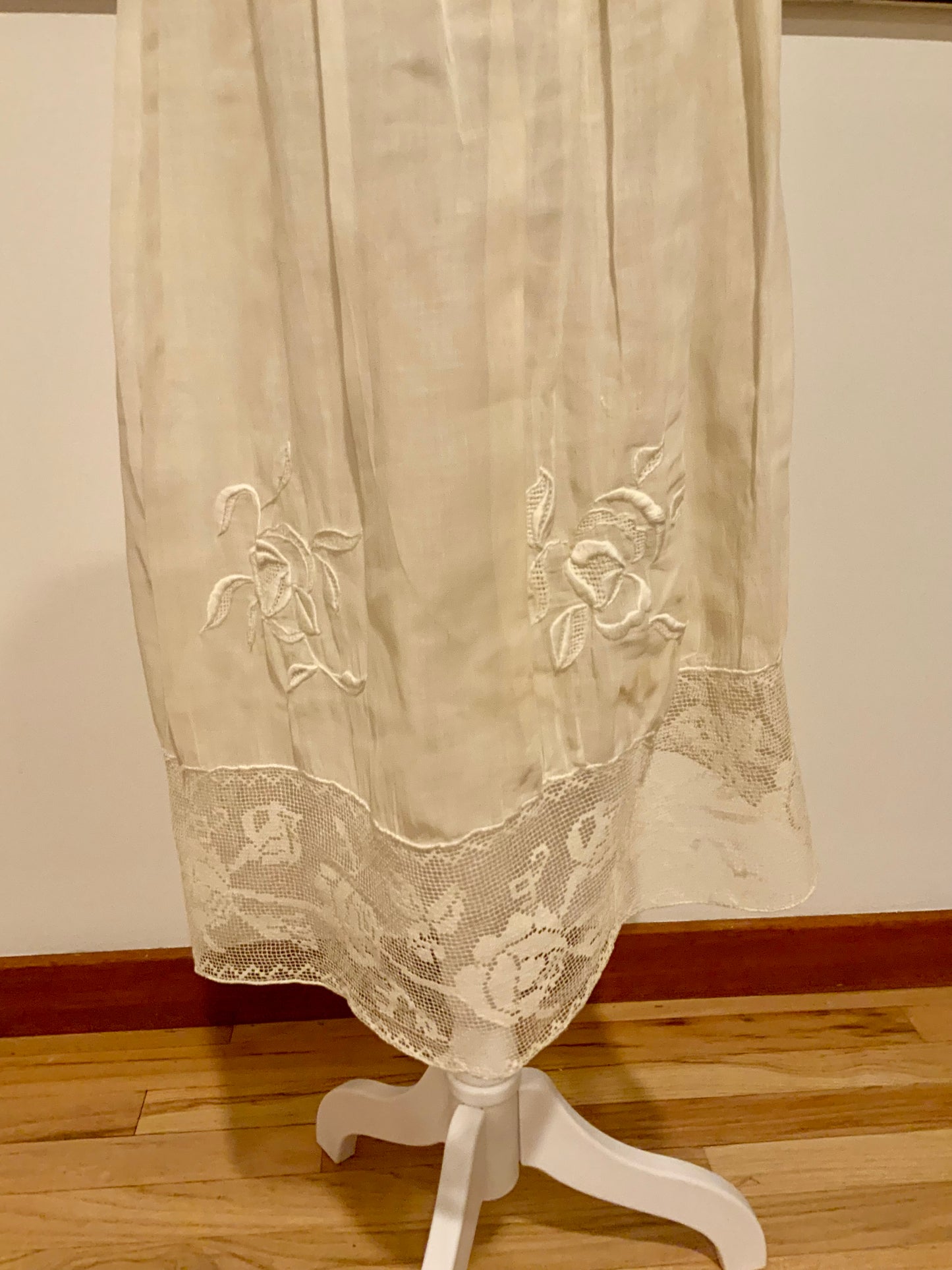 Edwardian Tea Dress in with Handmade Lace & Embroidery | c.1905–1915 - ED30
