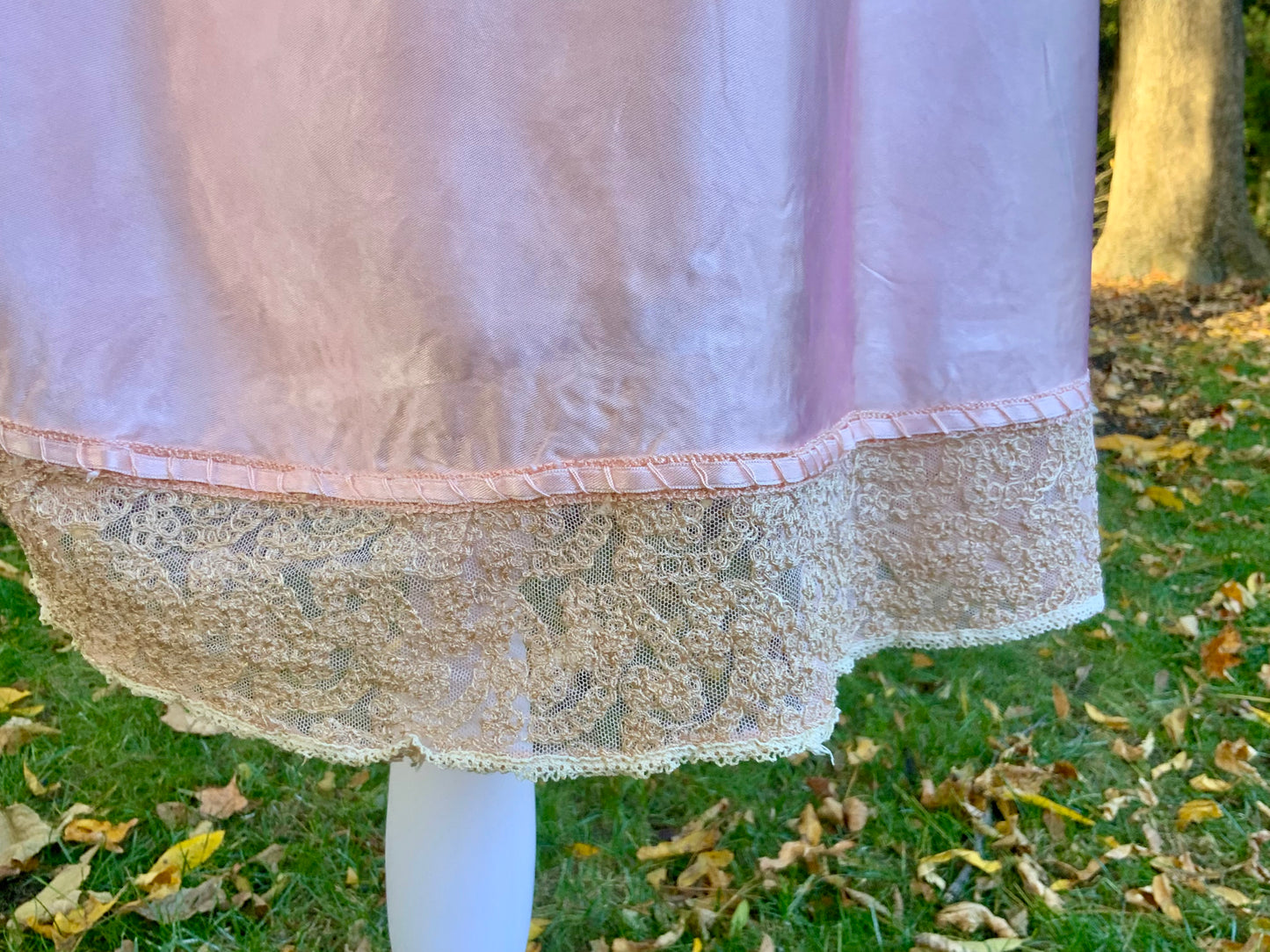 1930s Pink Rayon Satin Slip Dress – Vintage Lace Bodice & Hem-40B4