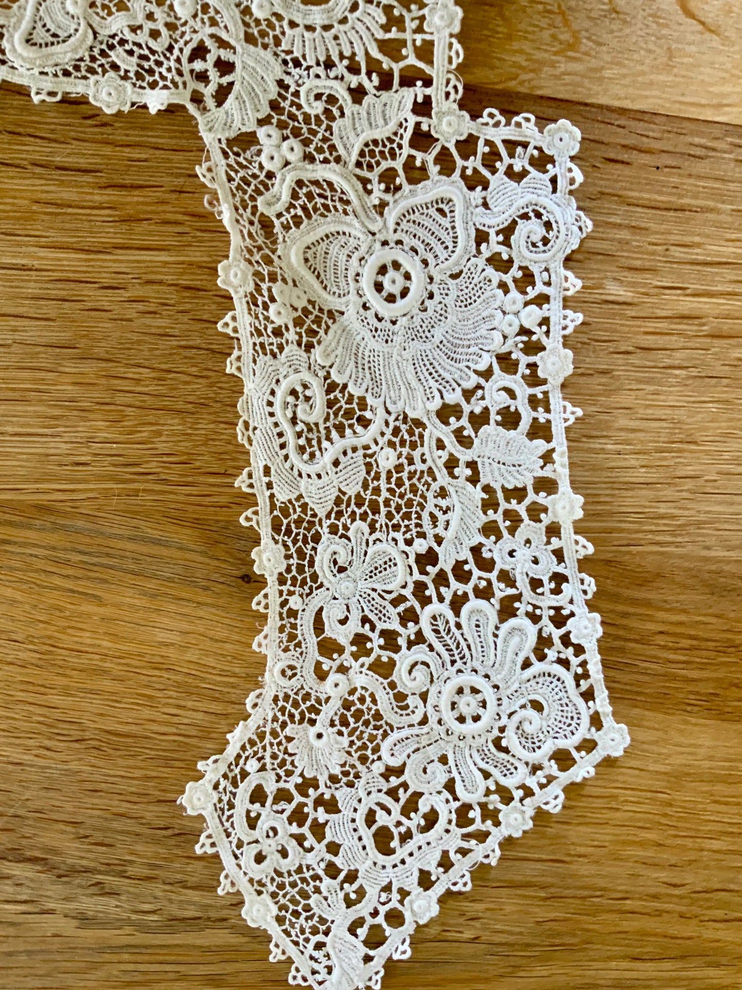 Antique Lace Statement Collar – Edwardian Inspired Guipure Floral Lace Detachable Collar