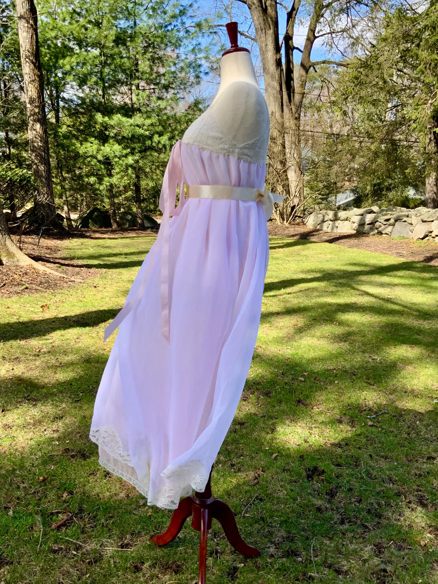 1970s Sheer Pink Nylon Nightgown with Floral Lace Appliqué Bodice & Double Layer – Romantic Lingerie Dress-70B