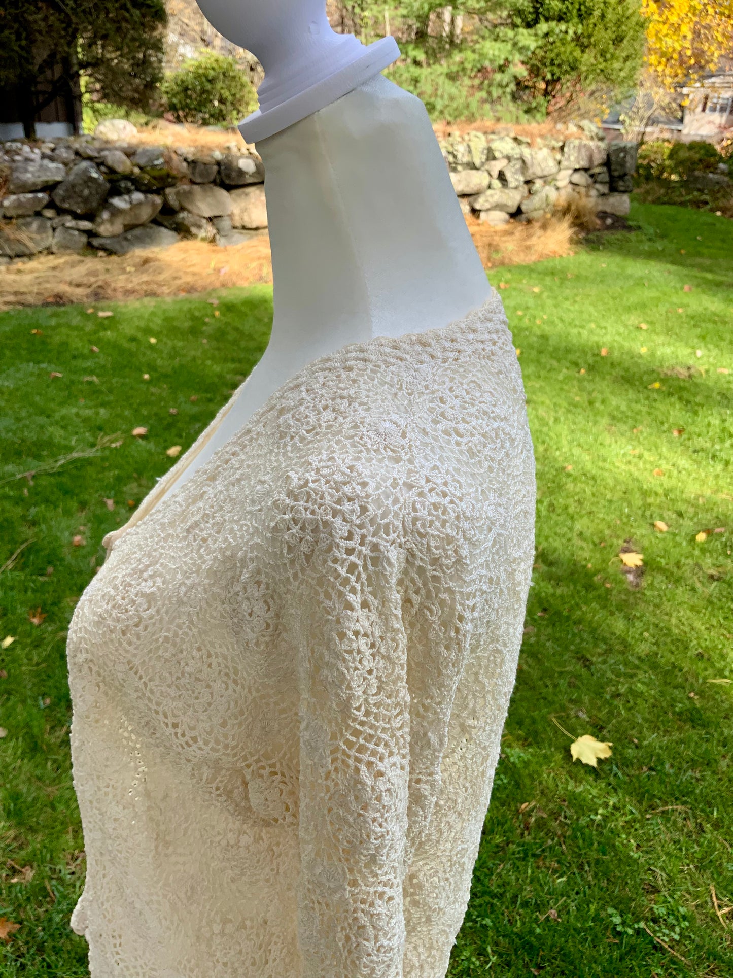 1950s Hand-Crocheted Ivory Lace Cardigan - 50BD