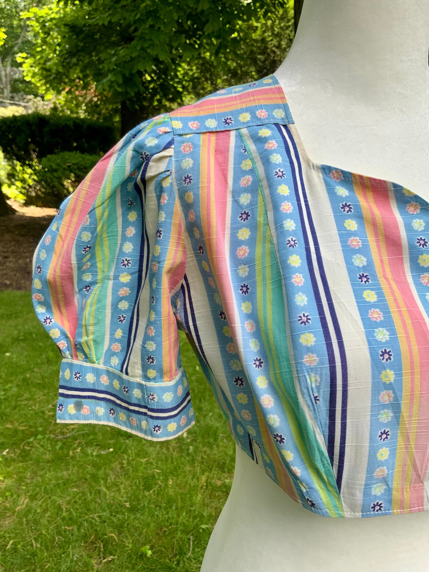 Rare 1930s Floral Stripe Button Back Blouse | Puff Sleeve Crop Top-30CZ