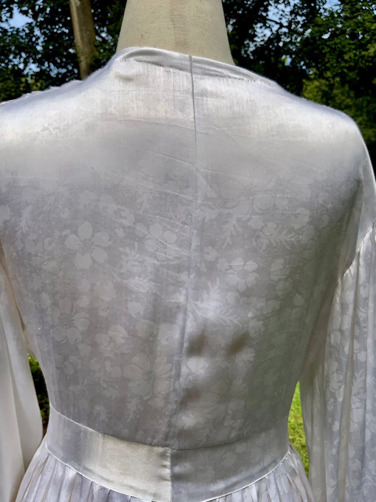 Vintage 1960s 1970s White Floral Jacquard Satin Robe with Pearl Buttons and Lace Appliqués.60R