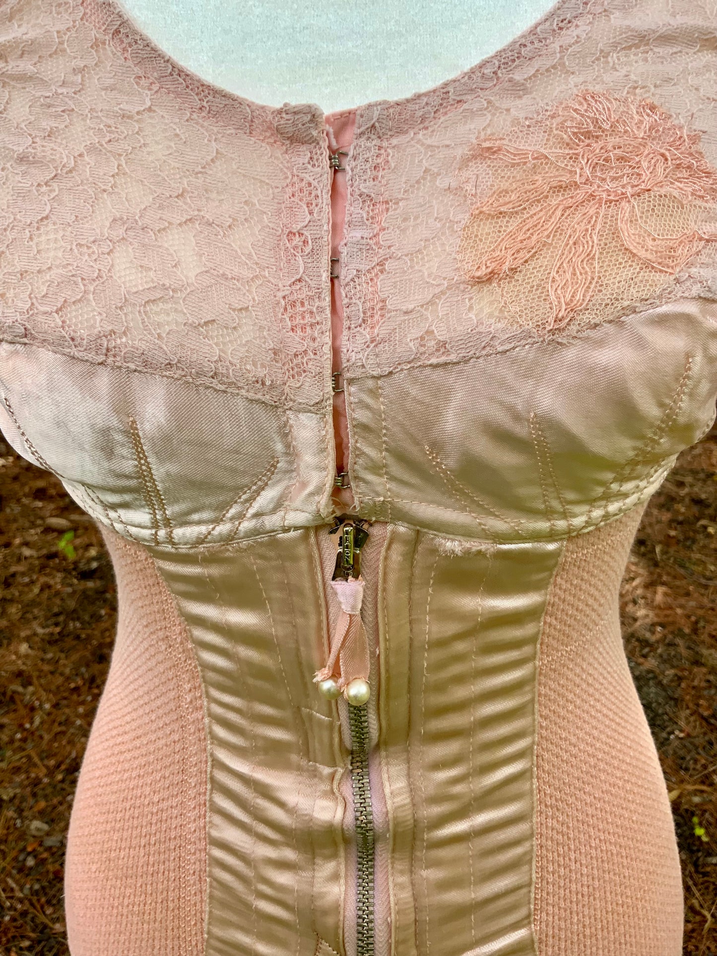 Vintage Corselet Girdle / Peach / Shaping Lingerie - Late 40s - 40AL corset