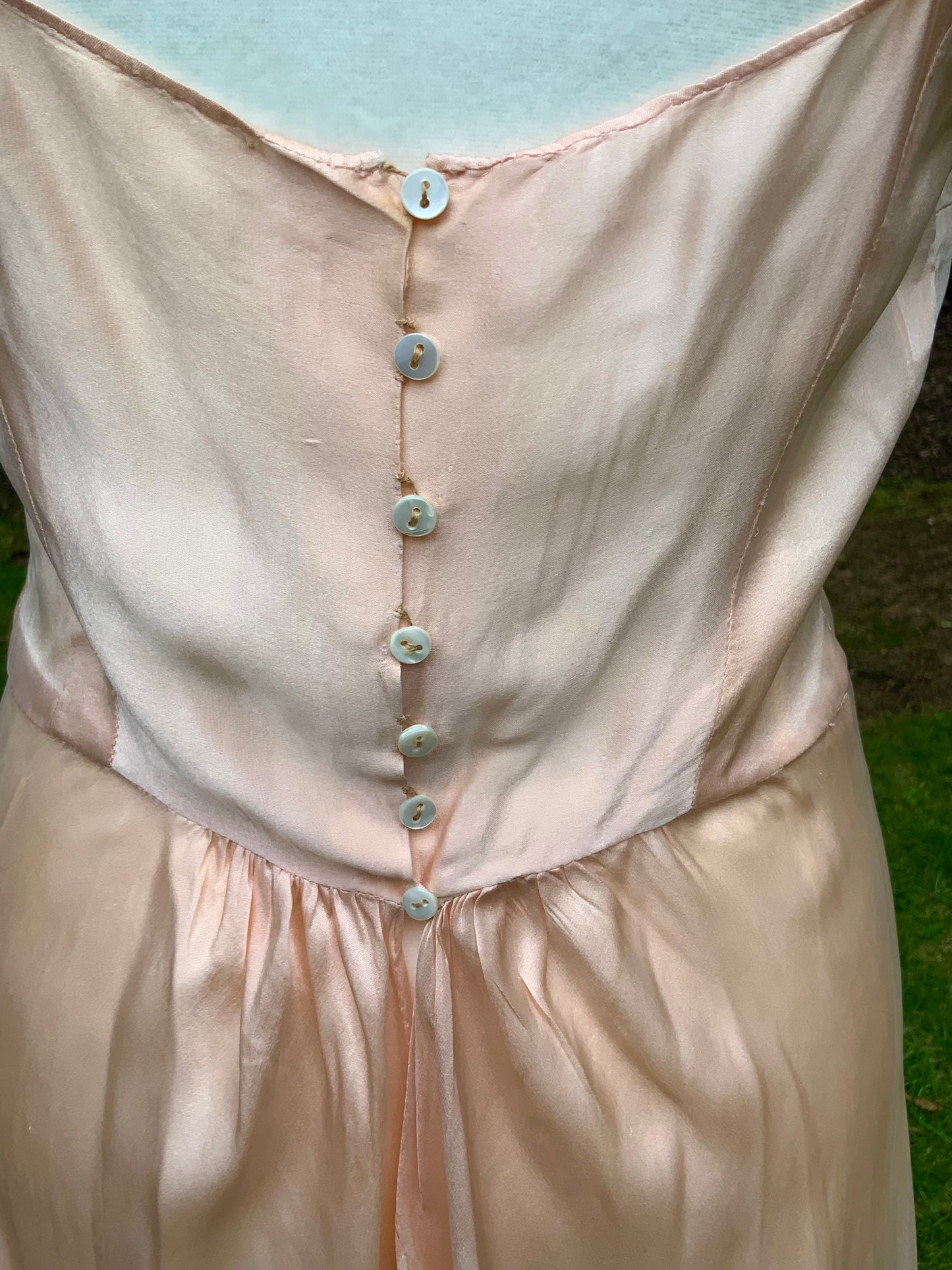 1930s Peach Silk Embroidered Gown with Train. Alternative Vintage Bridal Dress.30CF