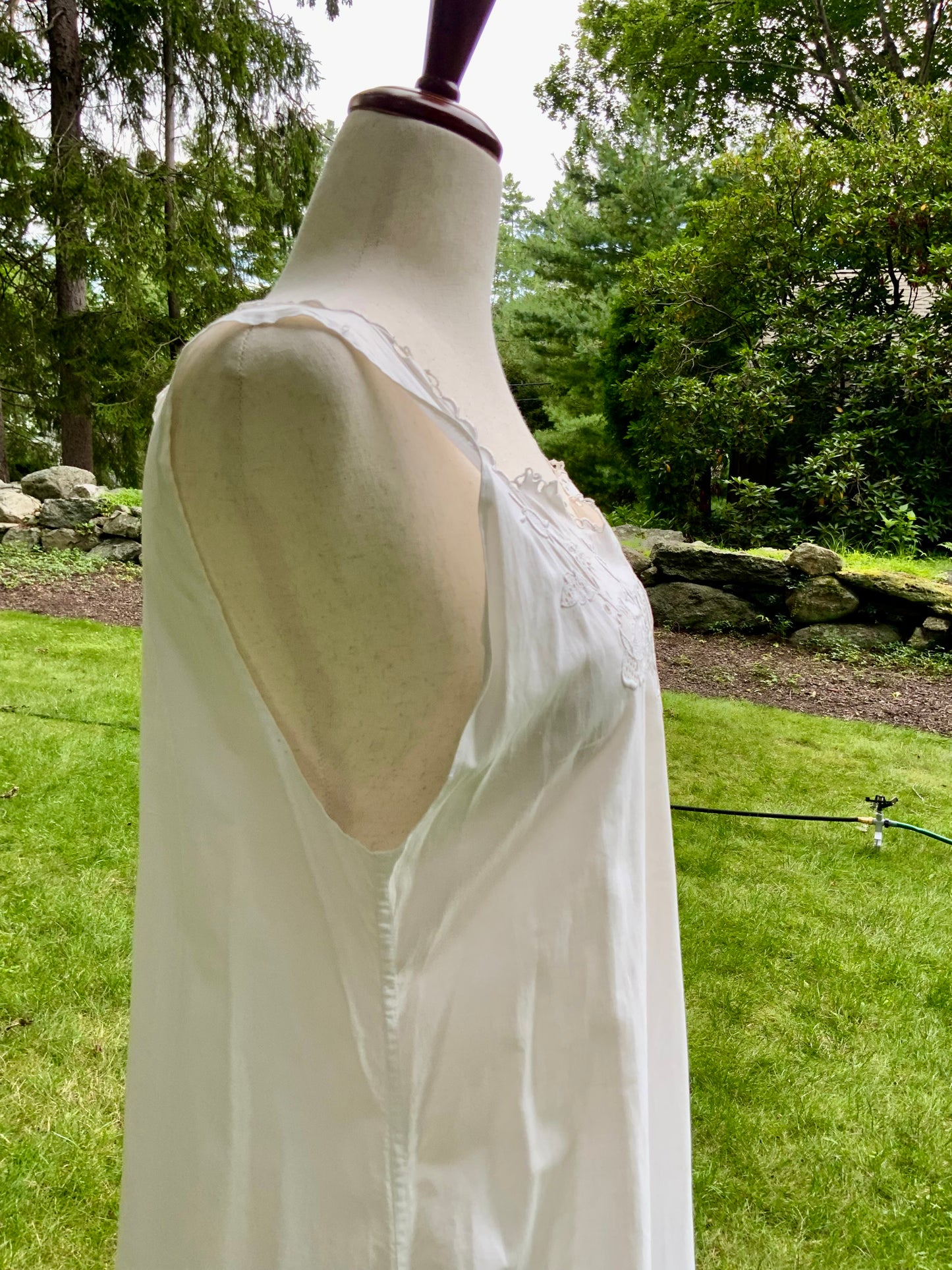Late Edwardian White Cotton Nightgown. Antique Embroidered Cutwork Dress. Circa 1910s.ED100