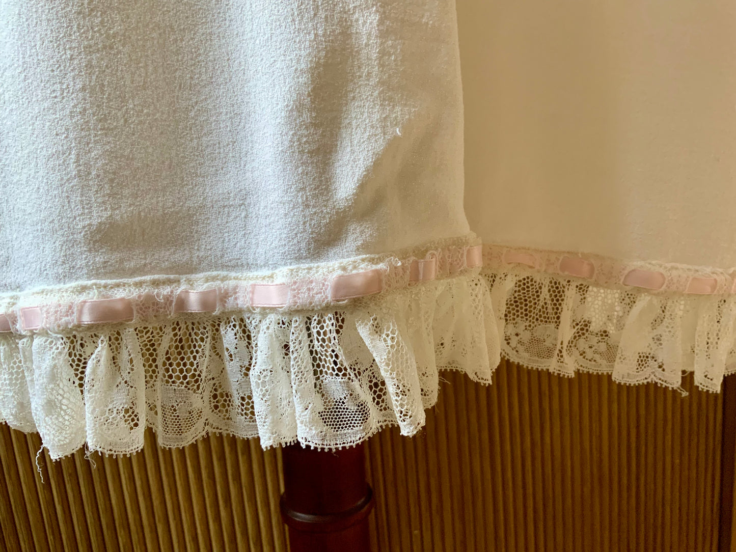 1950s Vintage Nylon Crepe Peignoir Robe Lace Ribbon Embroidered Boudoir Lingerie-50BF