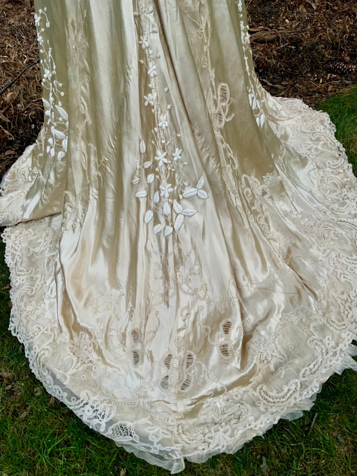 Victorian Silk Wedding Gown - 1890 - VI8