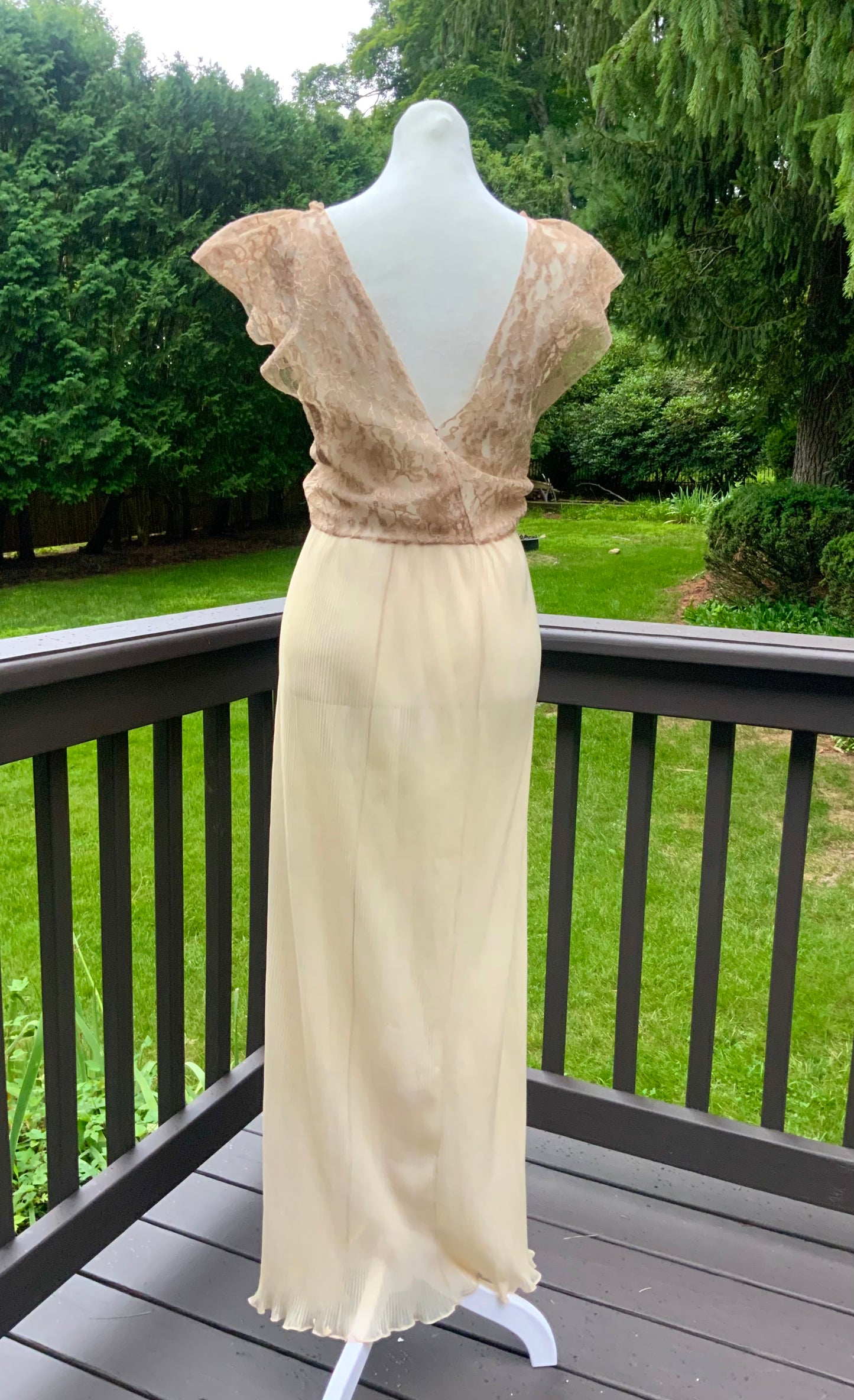 Hand Dyed 1940s Champagne Lace Bridal Gown Pleated Wedding Dress Vintage Boudoir Dress
- 40B3