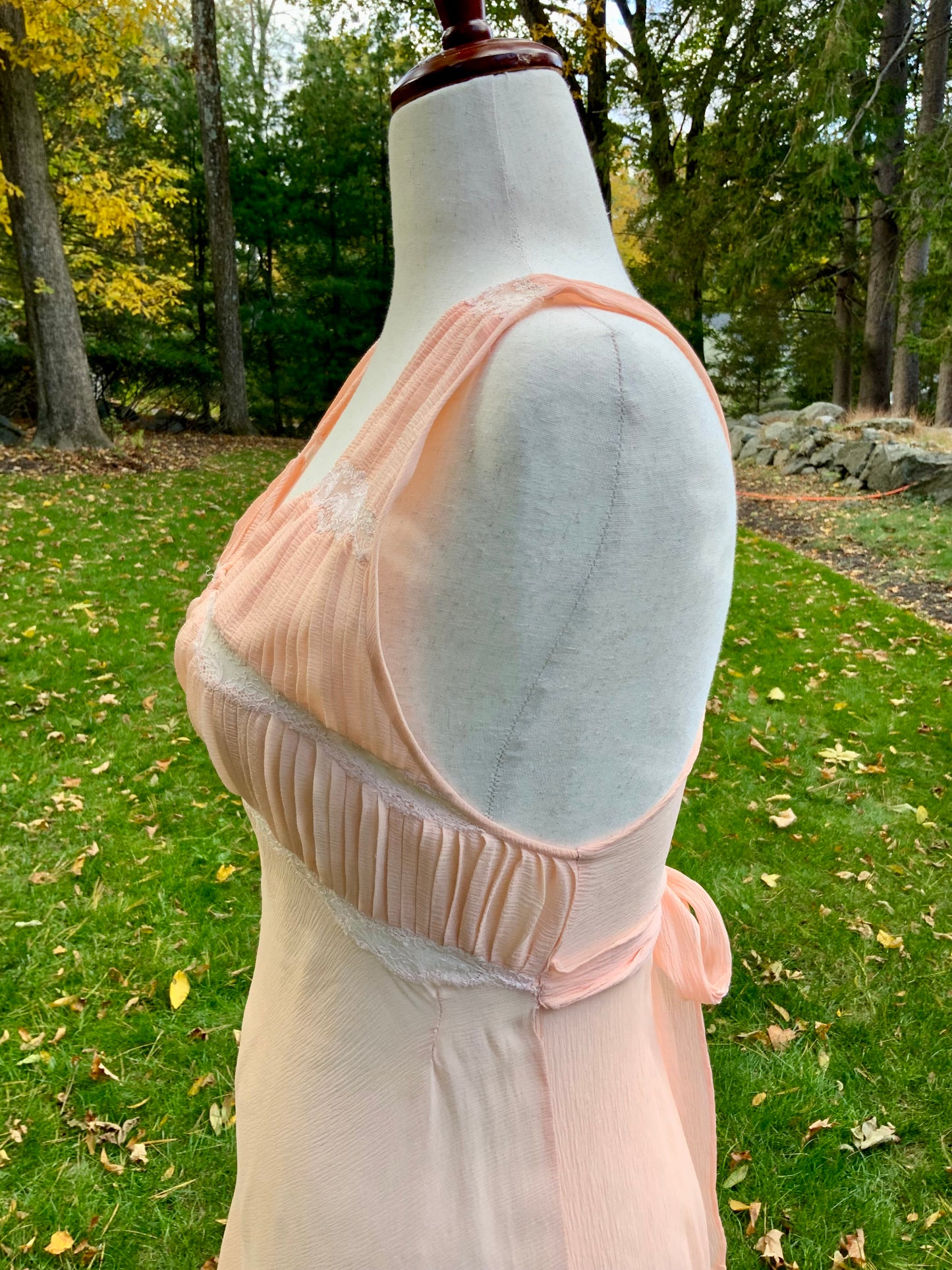 Untit 1930s Pleated Chiffon & Lace Silk Nightgown – Old Hollywood -1938/1942 - 30AN