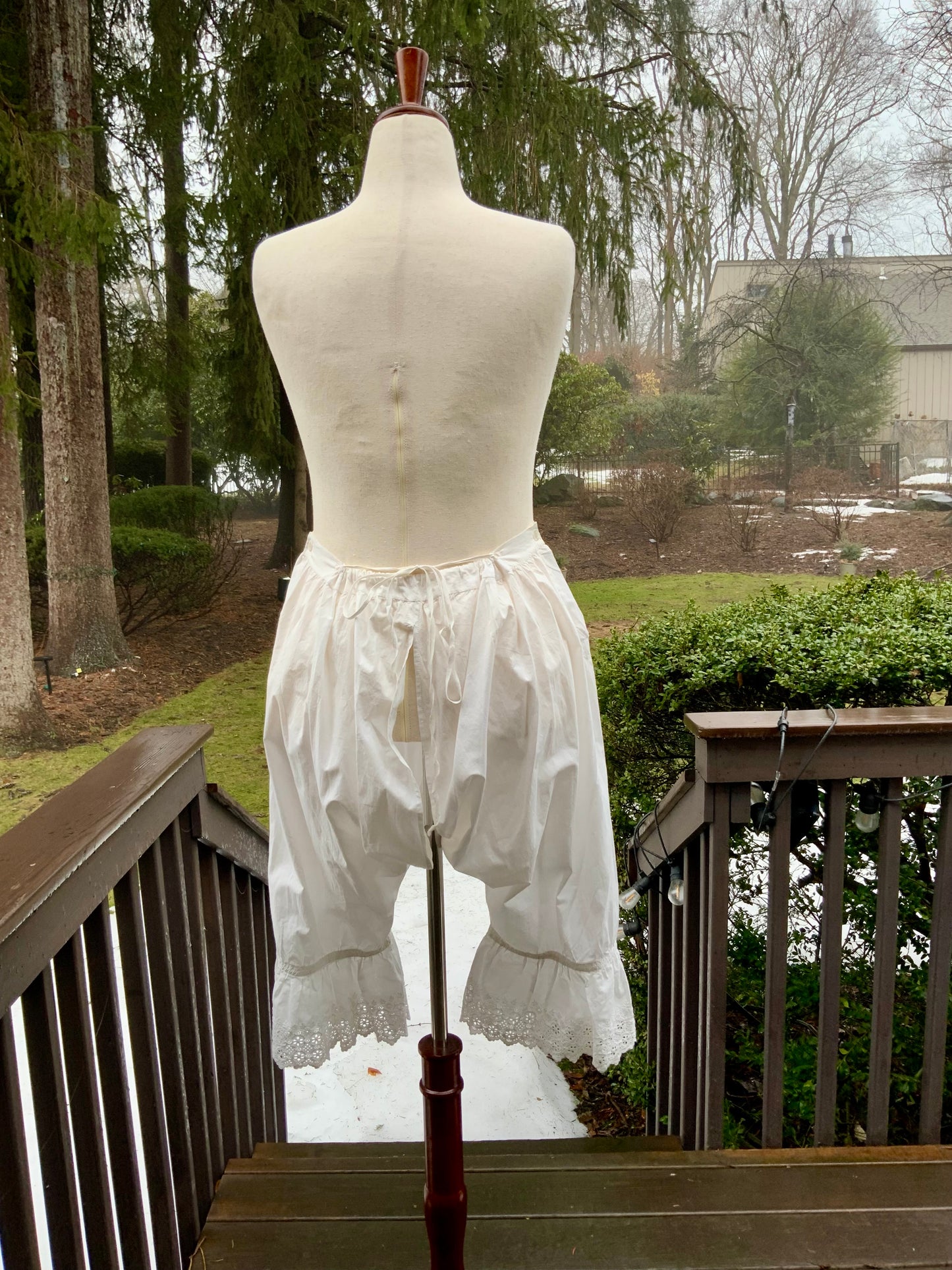 Edwardian White Cotton Bloomers with Broderie Anglaise Lace Hem – Antique Open Drawers Lingerie c.1905–1915-ED67