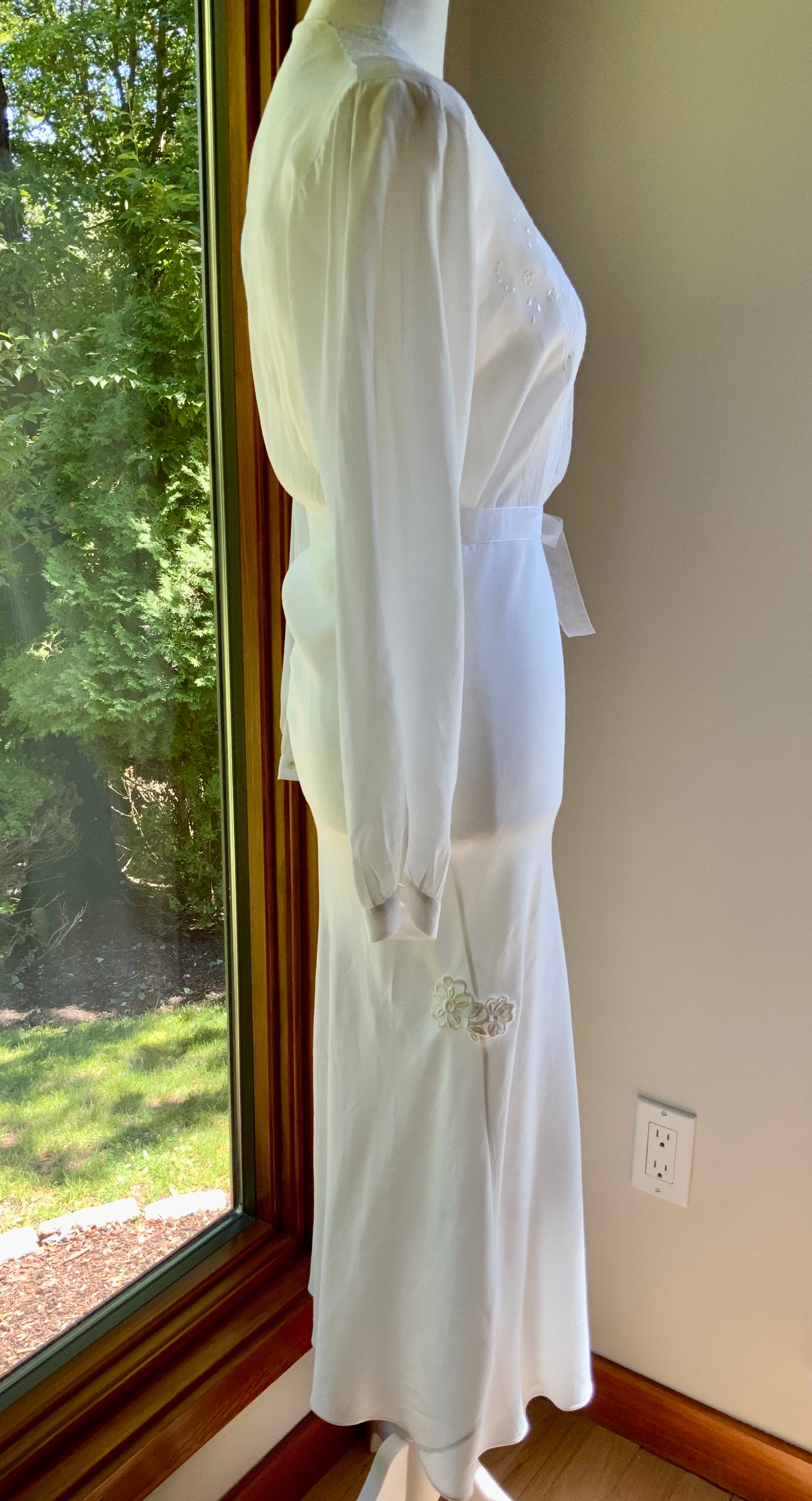 Vintage Ivory Silk Satin Long Sleeve Bridal Gown | Deep V-Neck Lace Maxi Dress-70BD