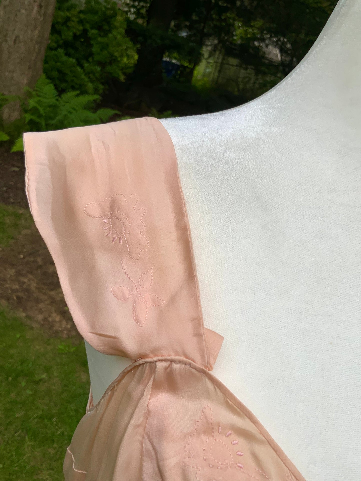 1930s Peach Silk Embroidered Gown with Train. Alternative Vintage Bridal Dress.30CF