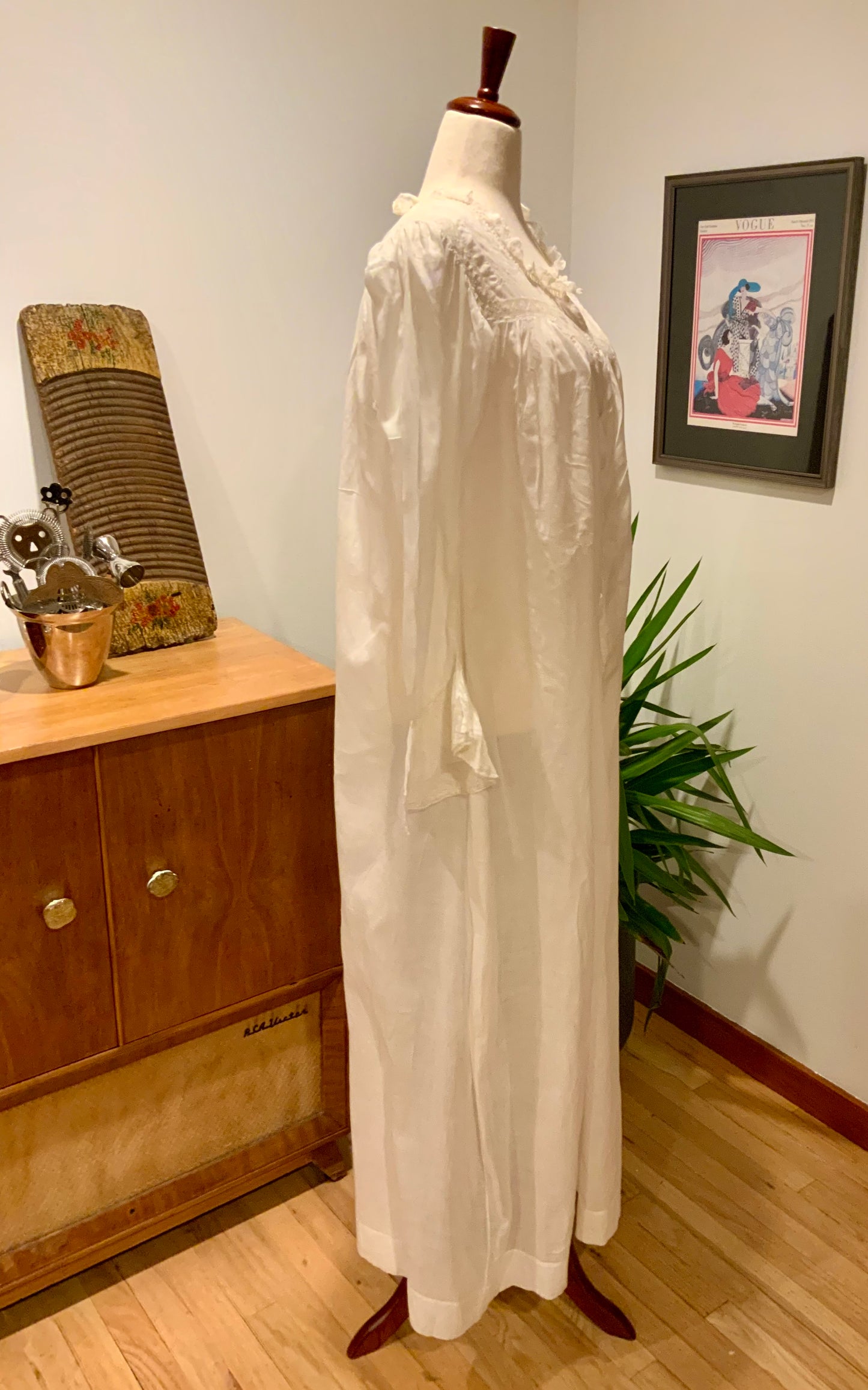 Edwardian White Cotton Nightgown c.1900–1915-E27