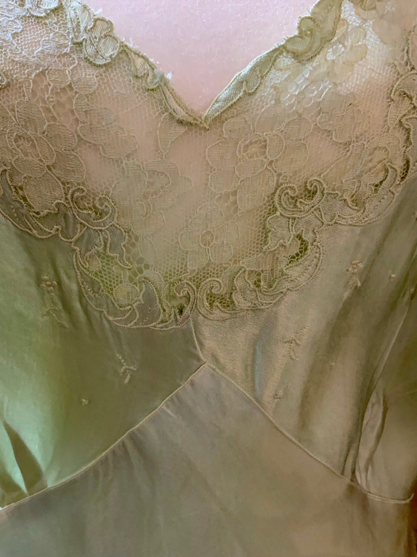 1930s Silk Satin Bias Cut Gown – Hand Dyed Celadon Mint – Vintage Lace Evening Slip Dress
40U