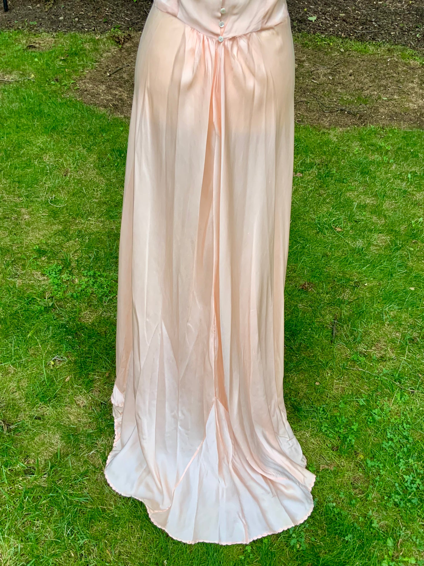 1930s Peach Silk Embroidered Gown with Train. Alternative Vintage Bridal Dress.30CF