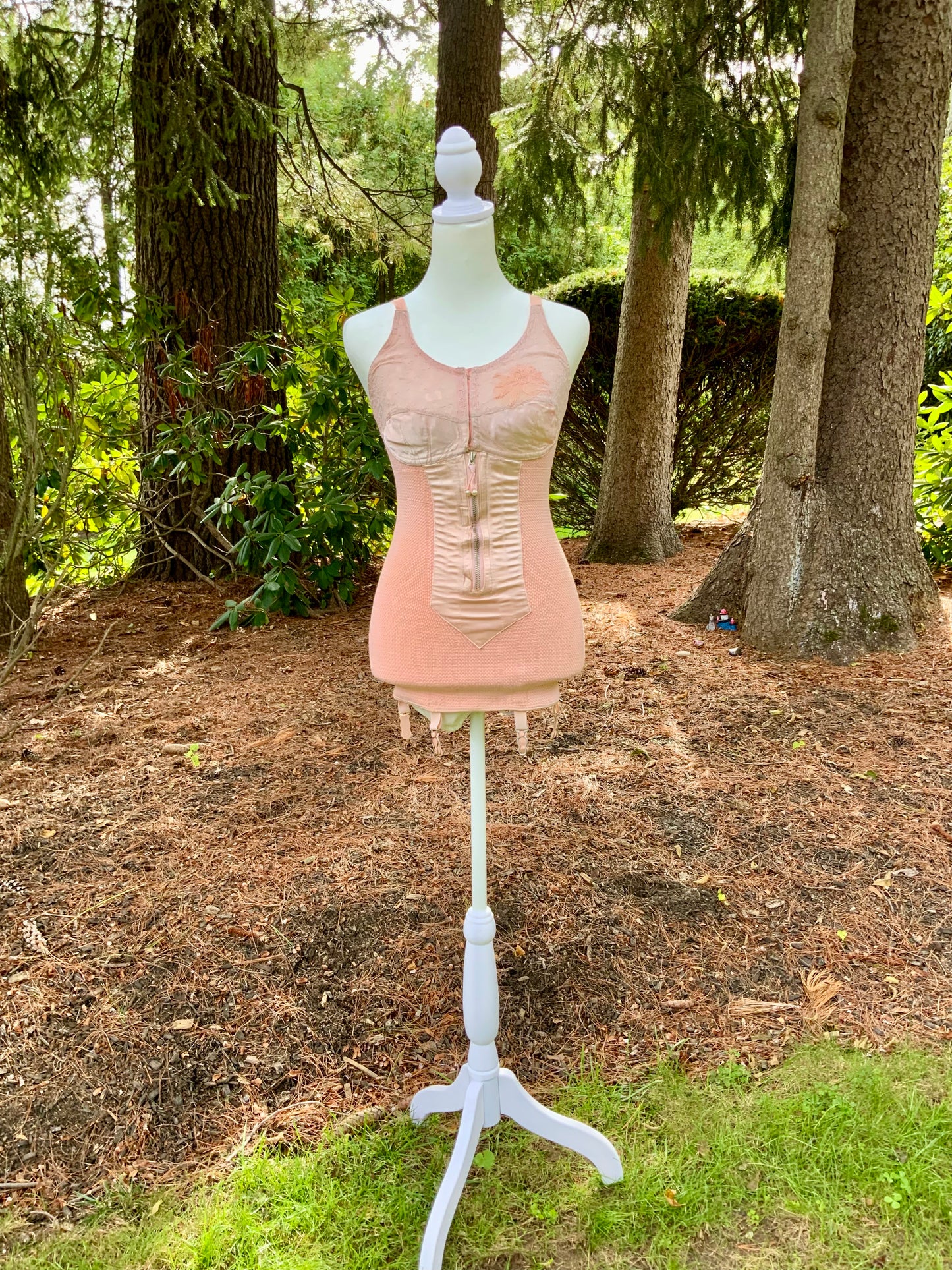 Vintage Corselet Girdle / Peach / Shaping Lingerie - Late 40s - 40AL corset