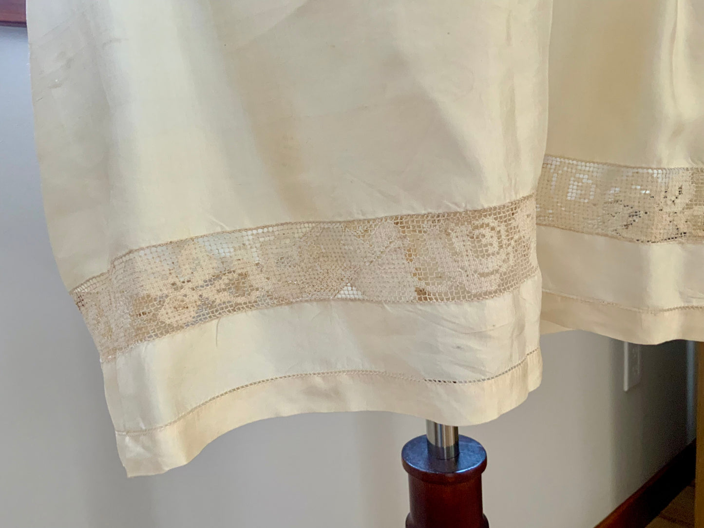 Edwardian Silk Pantalettes with Filet Lace • Antique Bloomers • Victorian Drawers • 1900s Boudoir Lingerie-ED52