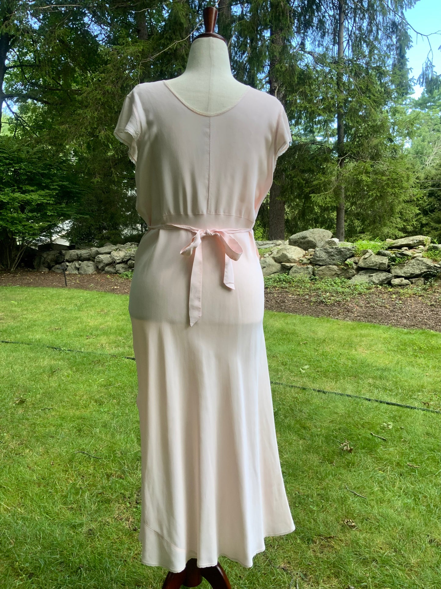1930s Peach Embroidered Nightgown. Bias Cut Gown with Flutter Sleeves and Sash. Old Hollywood Lingerie.30CO.