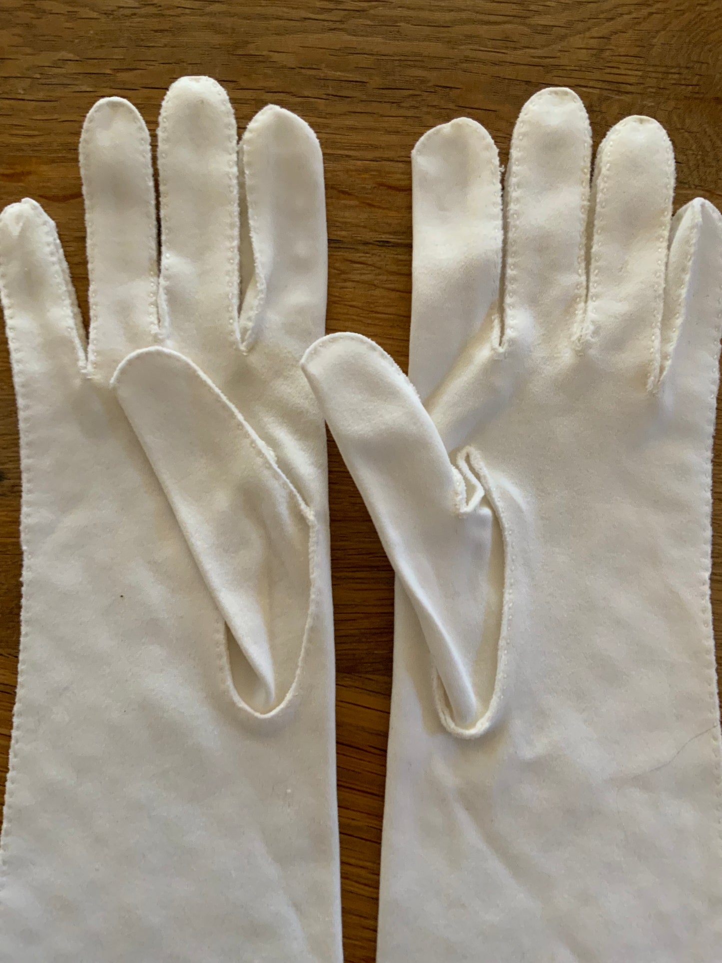 Beaded White Evening Gloves - 50s