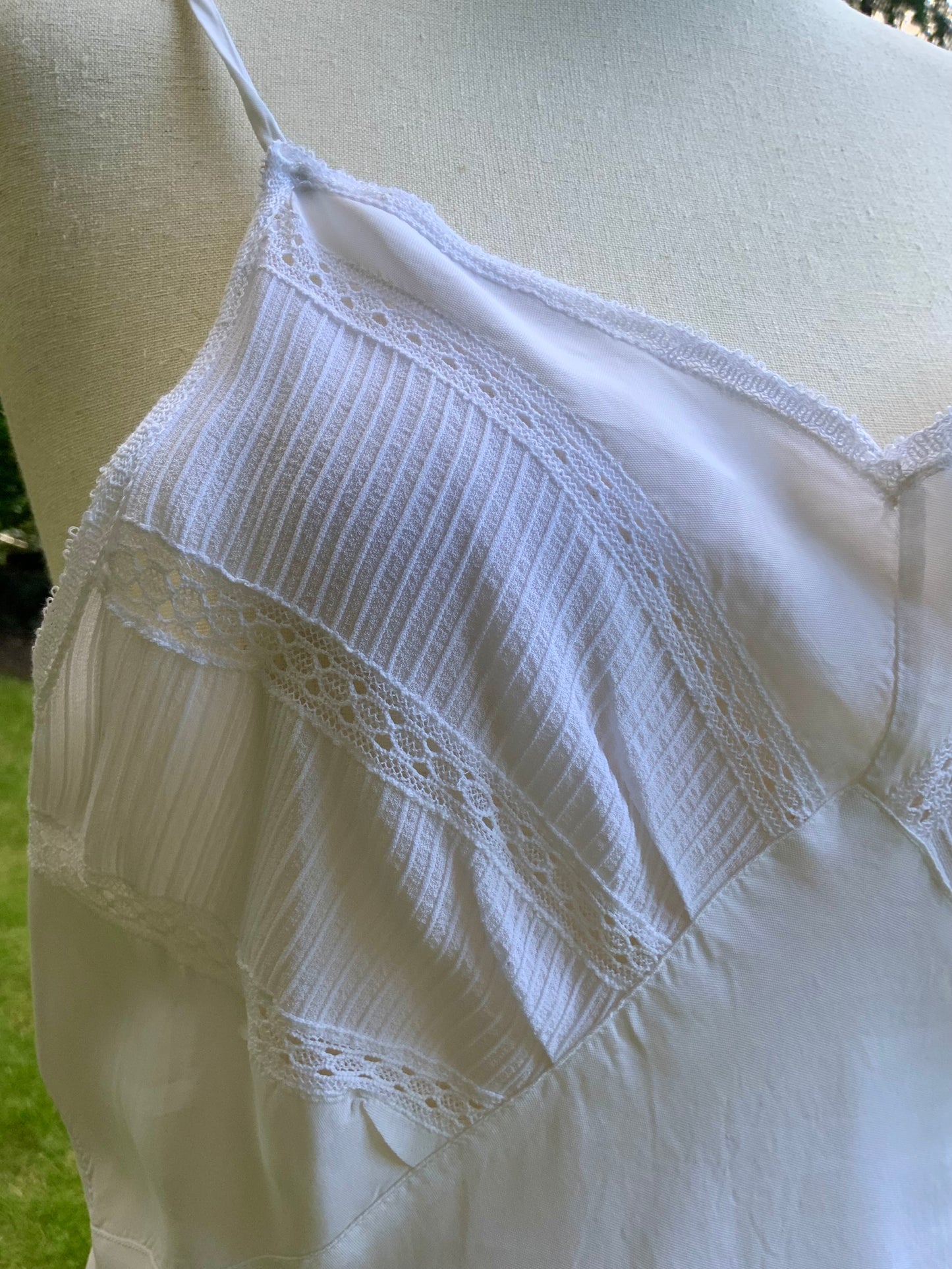 1940s White Slip Dress. Pleated Lace Bodice. Bias Cut. Double Flounce Hem
-30CP