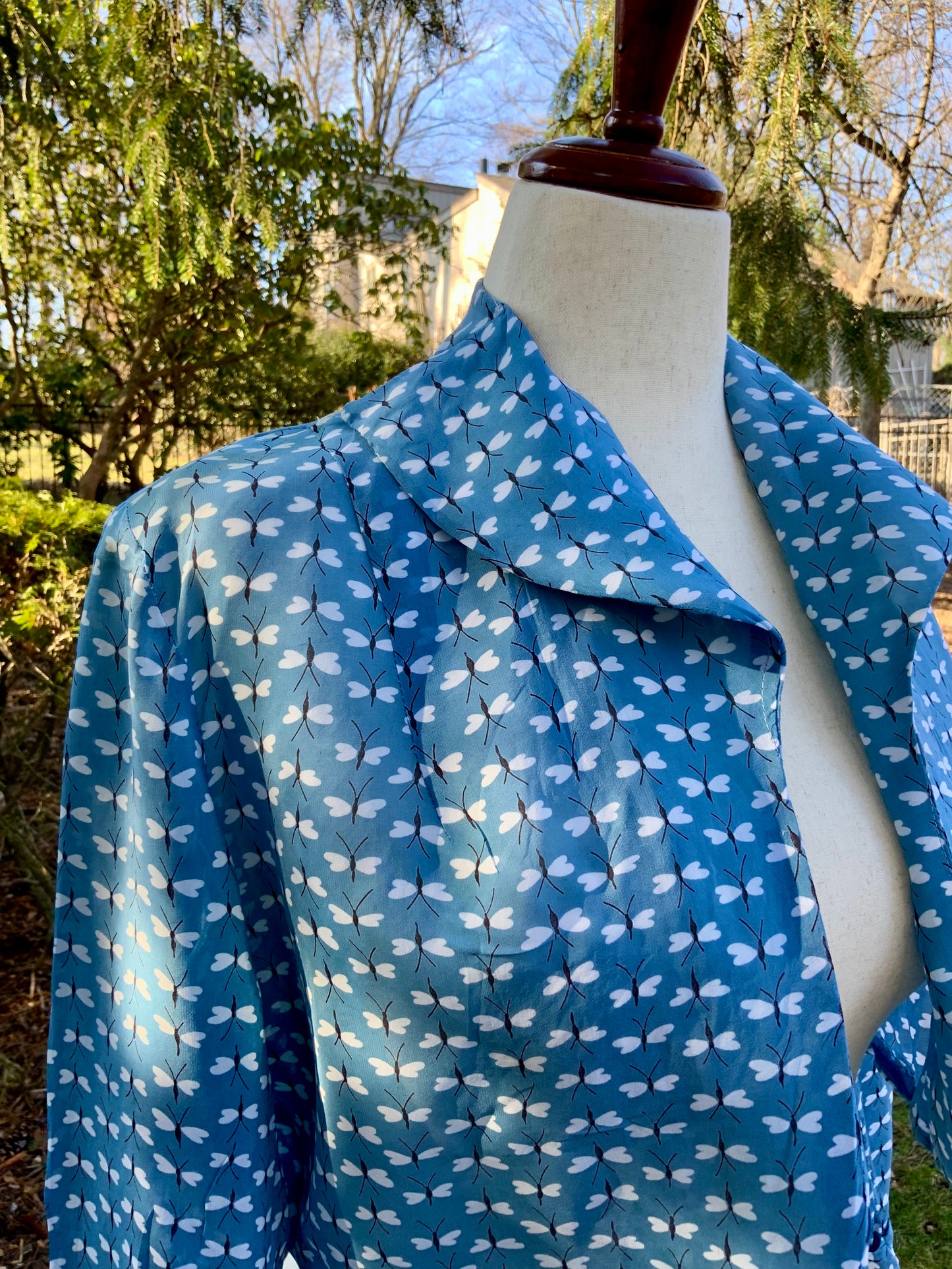 Vintage 1940s Dragonfly Print Rayon Cropped Jacket – Novelty Print Blue Lounge Bolero – Mid Century Resort Wear-40R