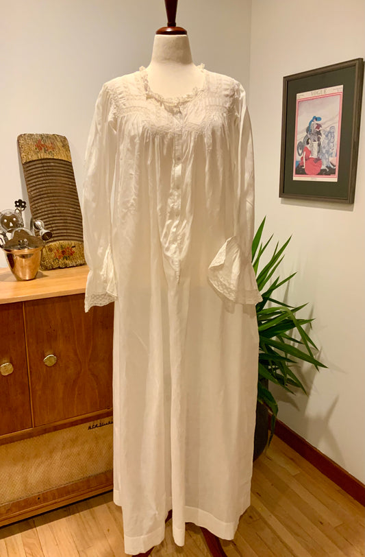 Edwardian White Cotton Nightgown c.1900–1915-E27
