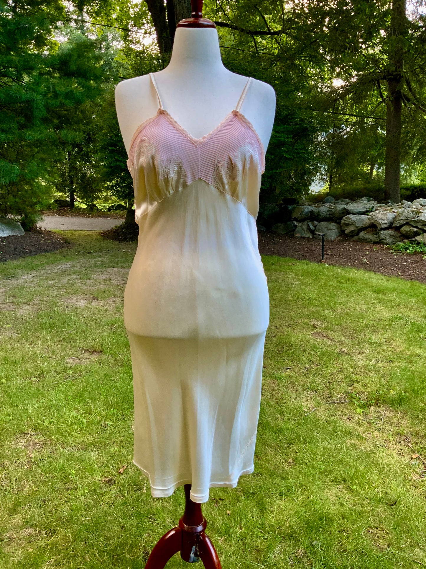 Late 1930s Peach Satin Slip Dress. Blush Pink Bodice. Floral Embroidery. Luxury Vintage Lingerie-40BR
