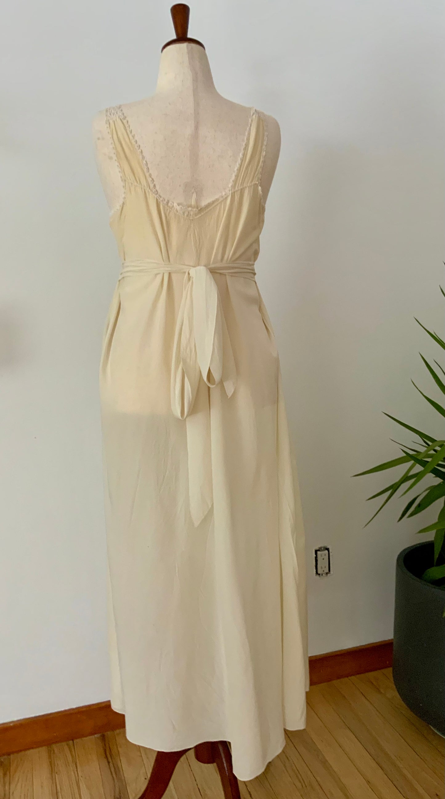 Vintage 1940s Bridal Silk Nightgown / Trousseau Gown / Honeymoon Negligee-40B5