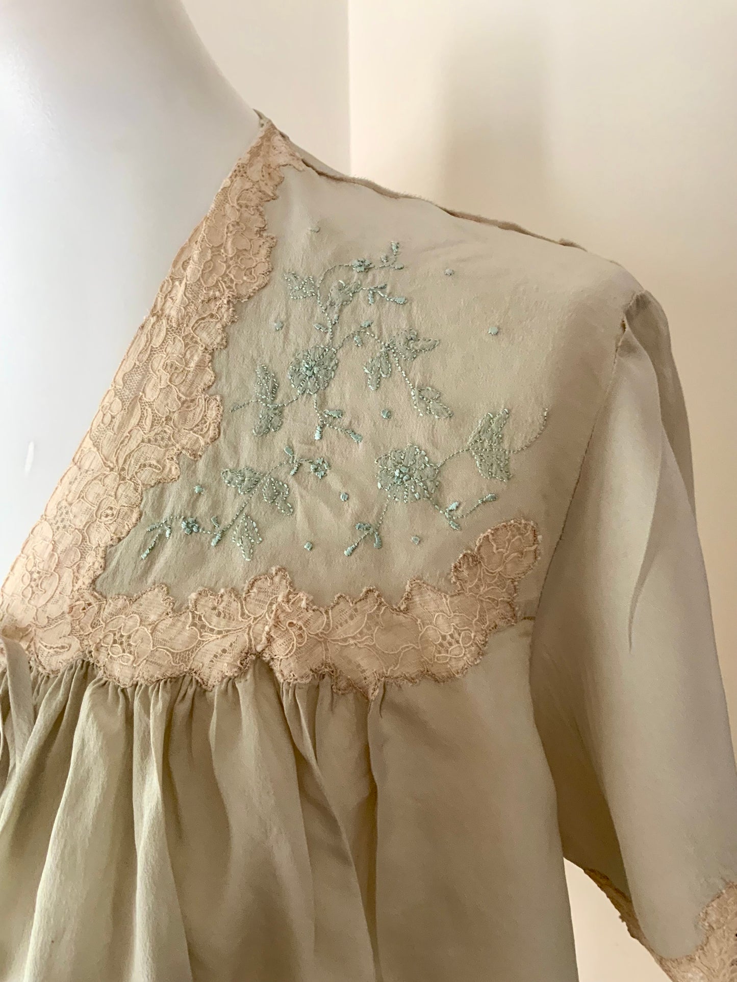 Silk Lace Embroidered Bed Jacket - 20s