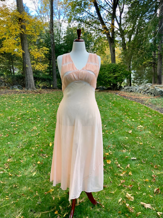 Untit 1930s Pleated Chiffon & Lace Silk Nightgown – Old Hollywood -1938/1942 - 30AN
