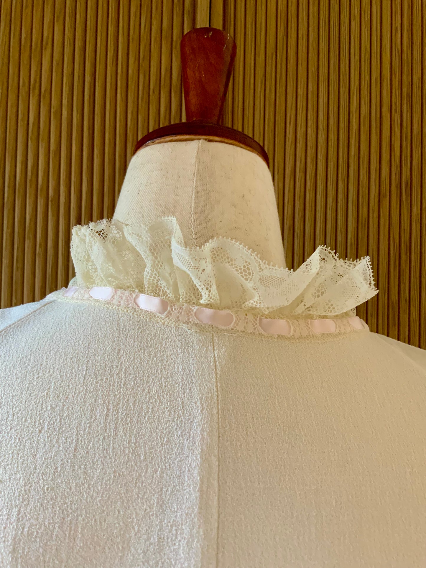 1950s Vintage Nylon Crepe Peignoir Robe Lace Ribbon Embroidered Boudoir Lingerie-50BF