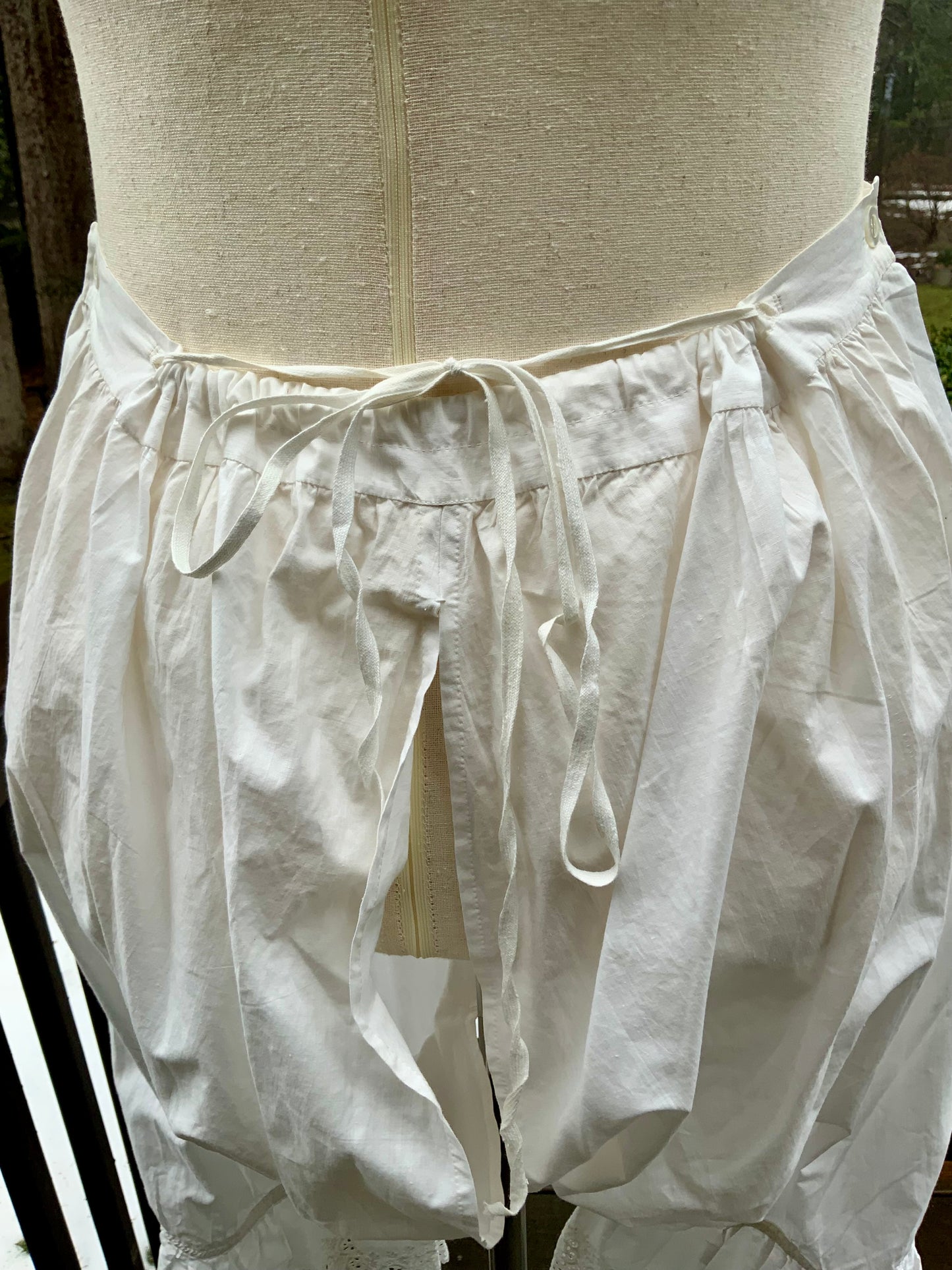 Edwardian White Cotton Bloomers with Broderie Anglaise Lace Hem – Antique Open Drawers Lingerie c.1905–1915-ED67