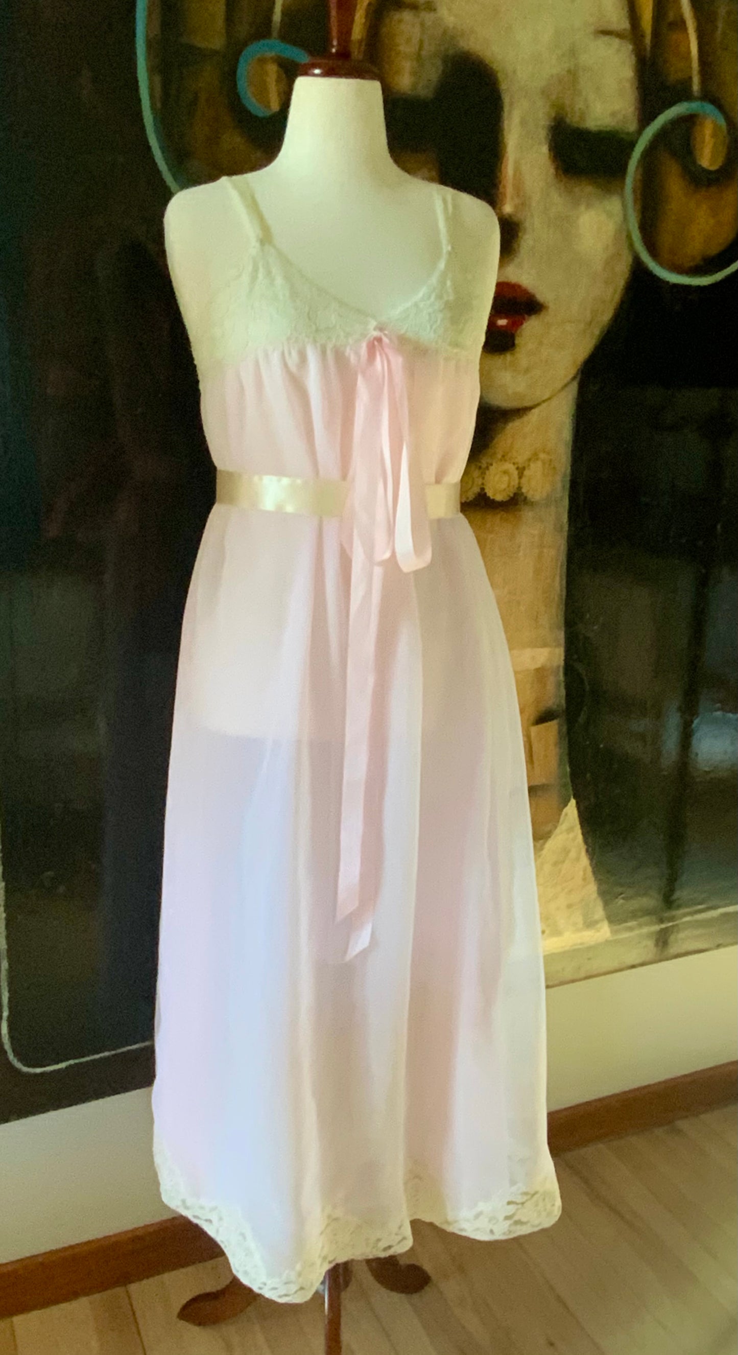 1970s Sheer Pink Nylon Nightgown with Floral Lace Appliqué Bodice & Double Layer – Romantic Lingerie Dress-70B