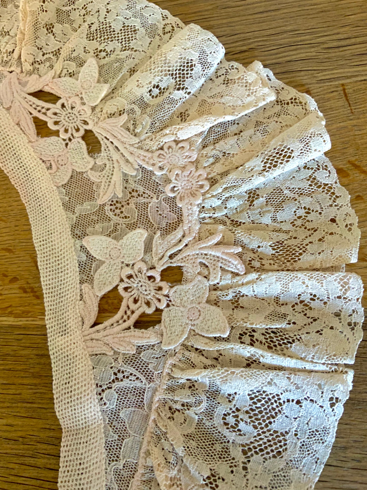 Antique Collar - Crochet Lace - 1900