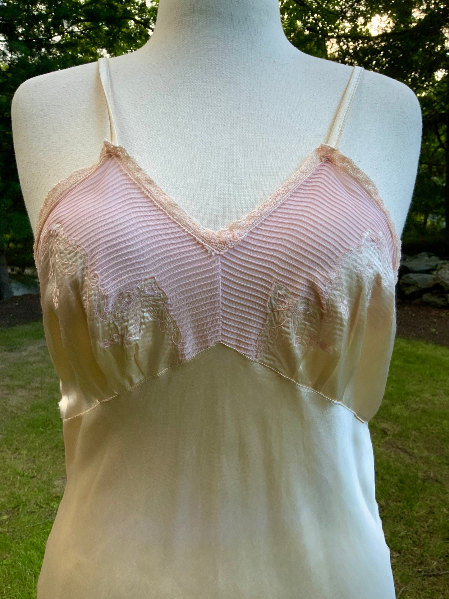 Late 1930s Peach Satin Slip Dress. Blush Pink Bodice. Floral Embroidery. Luxury Vintage Lingerie-40BR
