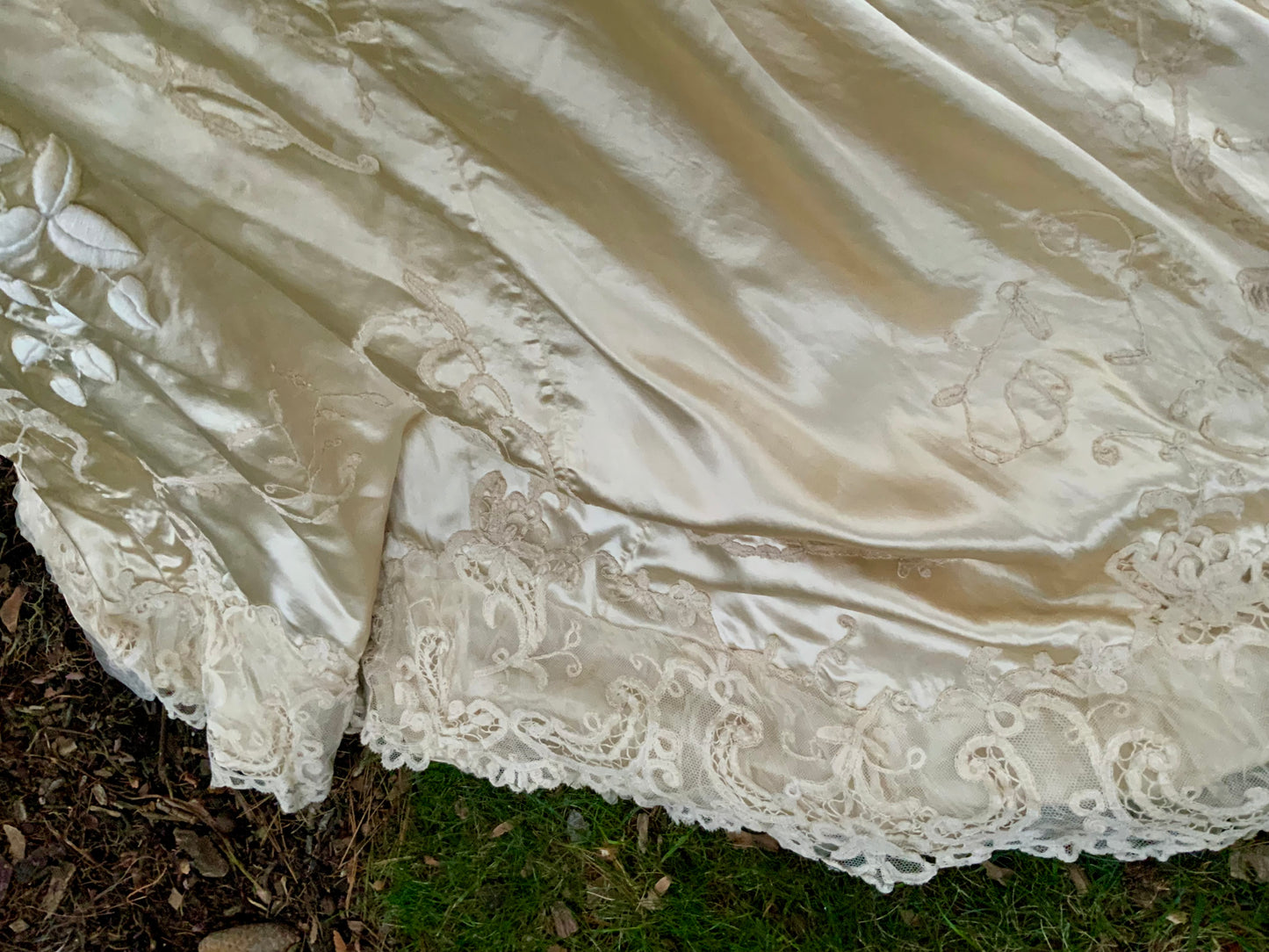 Victorian Silk Wedding Gown - 1890 - VI8