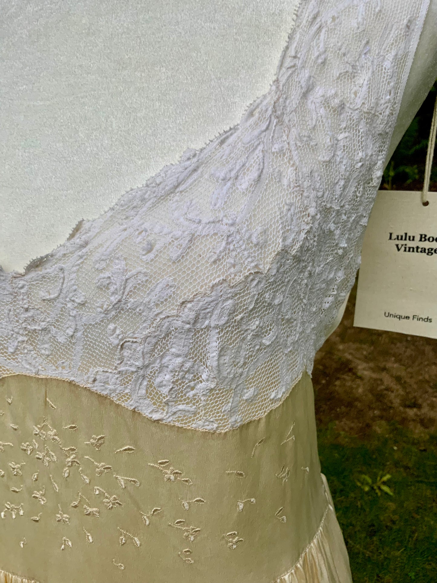 1930s Pure Silk and Lace Nightgown. Champagne Ivory Embroidered Gown. Romantic Bridal Slip Dress.30CG