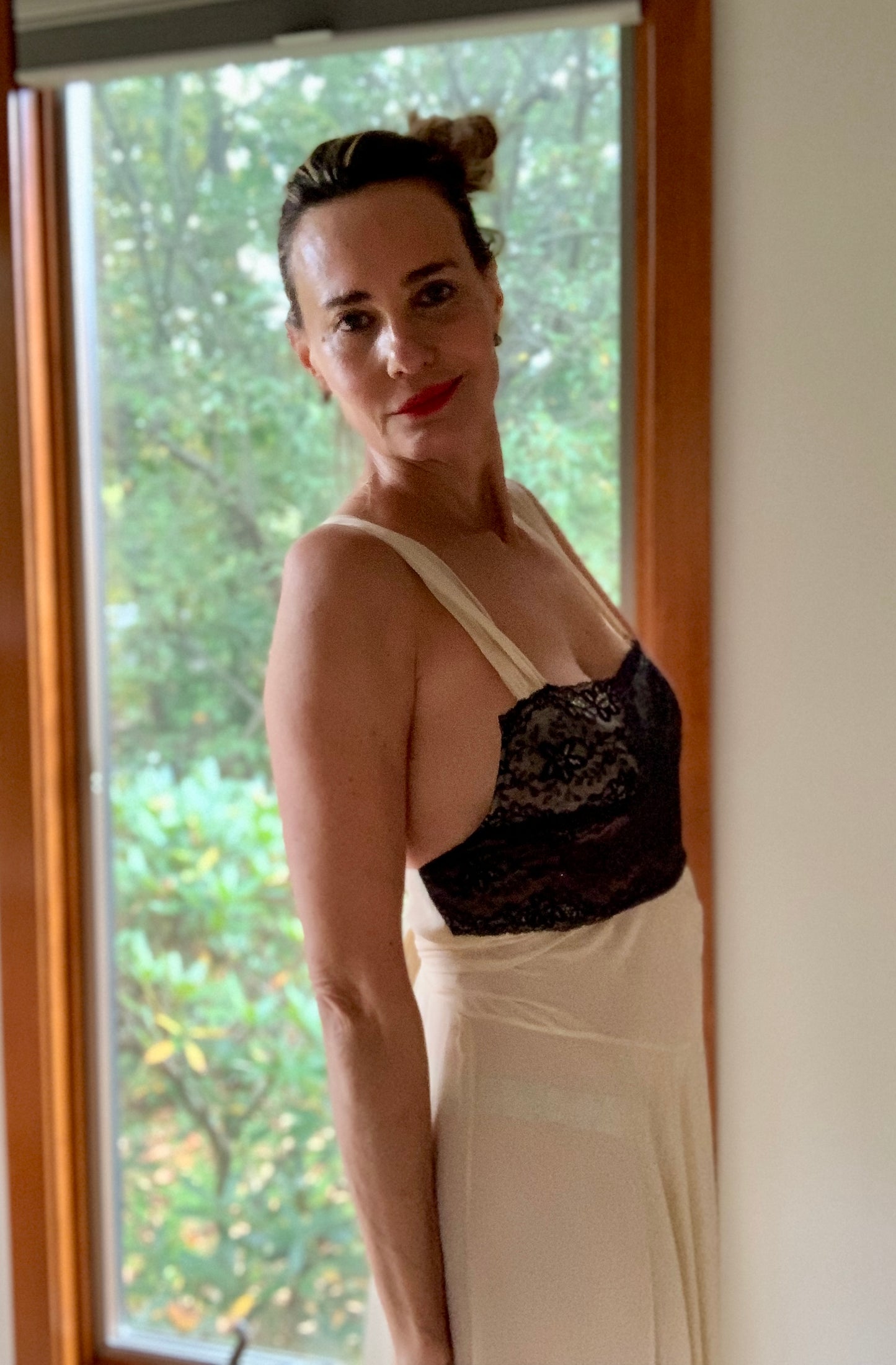 Silk Nightgown - Black Lace Embelishment - 30s - 30AO