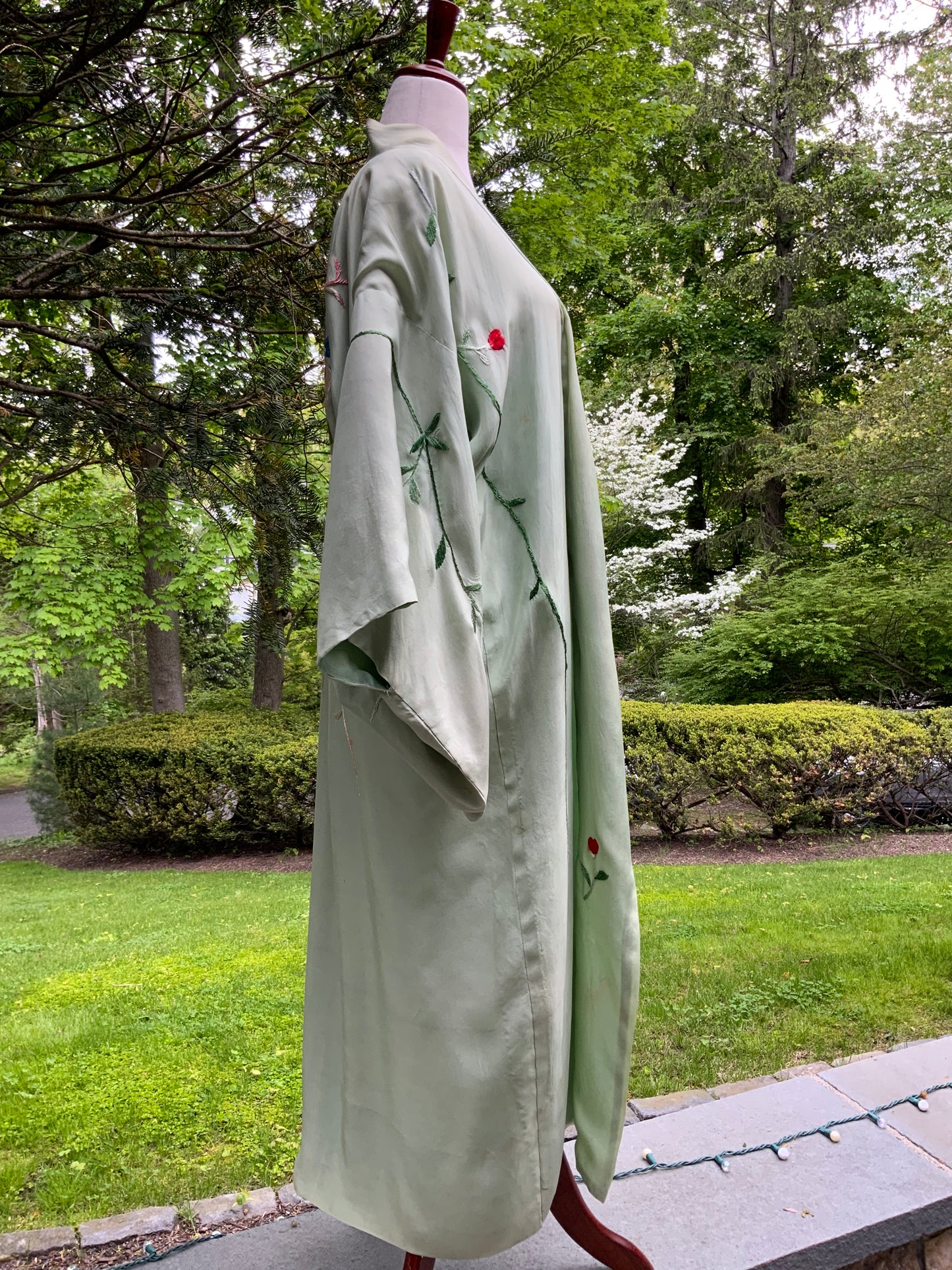 Vintage Japanese Silk Embroidered Kimono | Celadon Green Floral Robe
-40CD