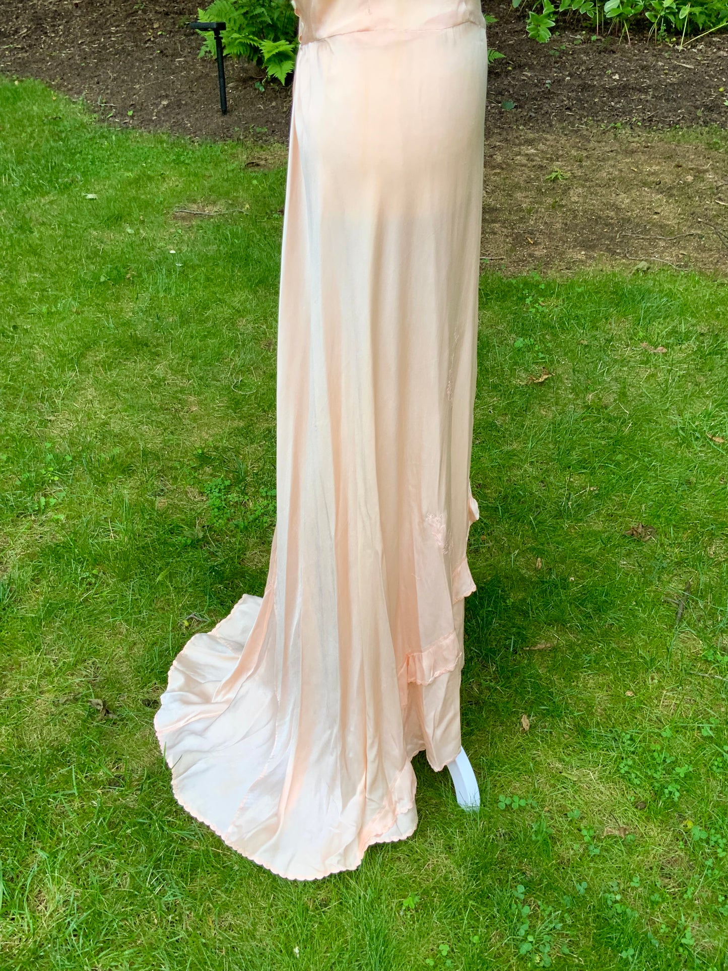 1930s Peach Silk Embroidered Gown with Train. Alternative Vintage Bridal Dress.30CF