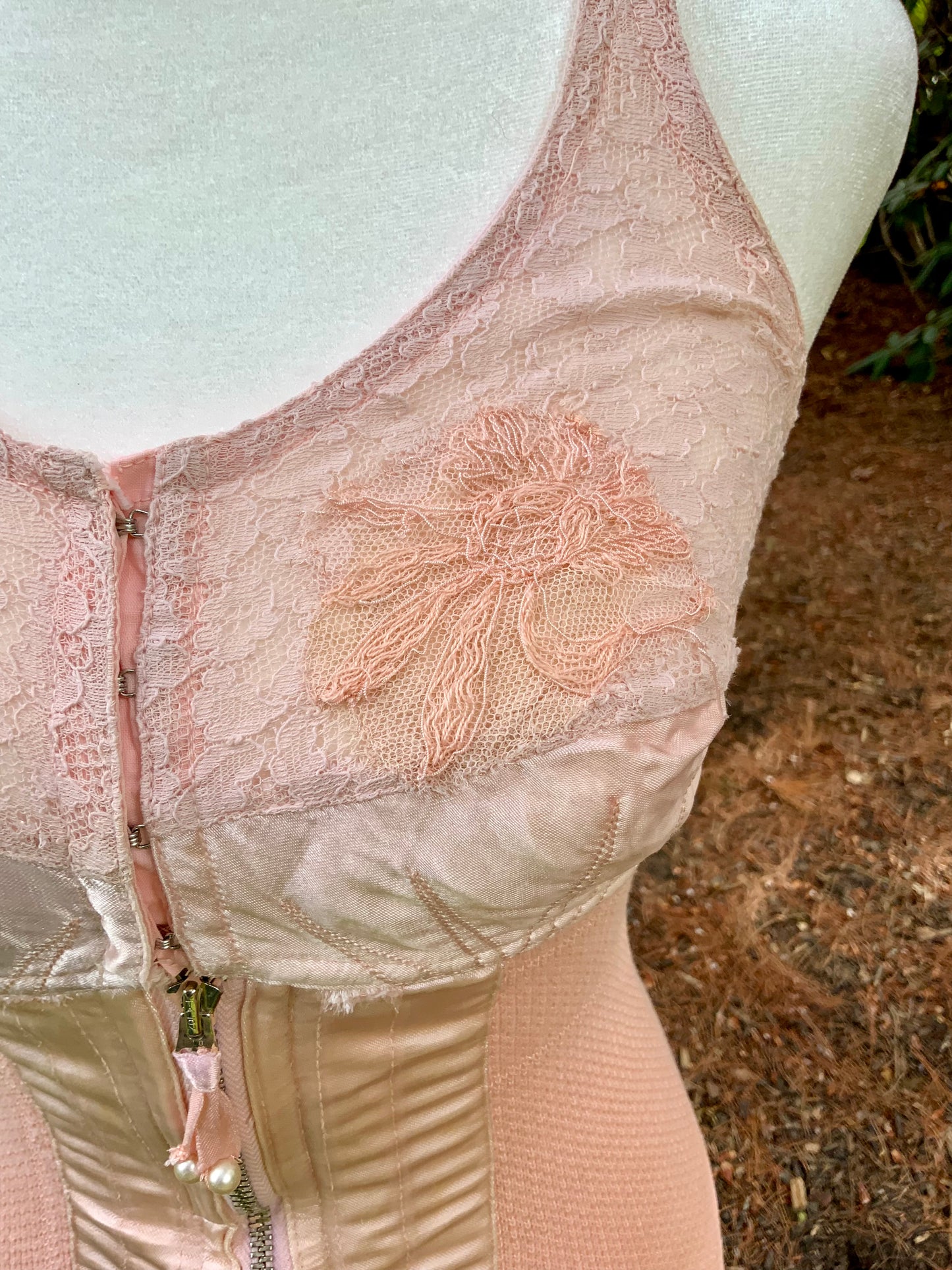 Vintage Corselet Girdle / Peach / Shaping Lingerie - Late 40s - 40AL corset