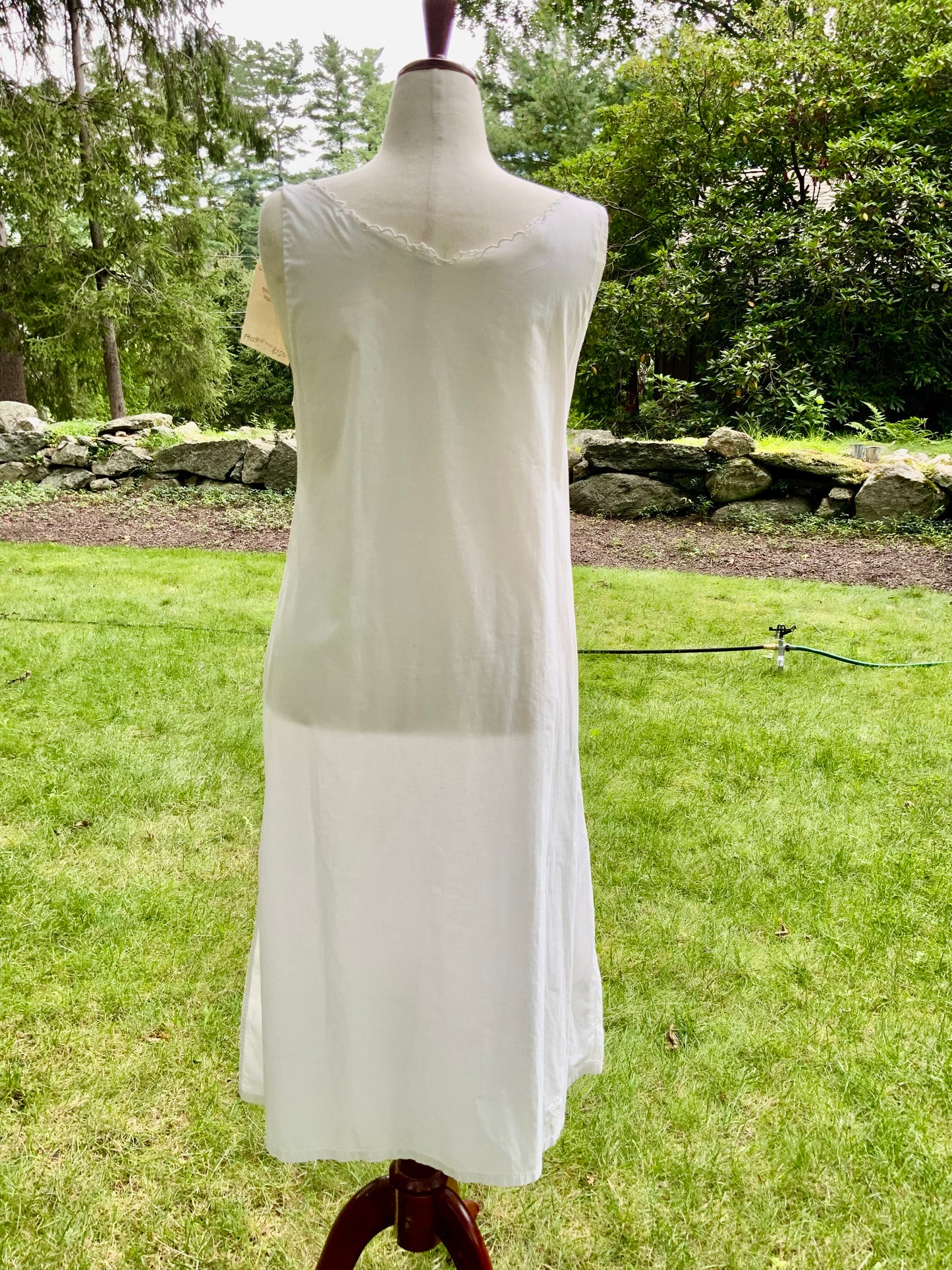 Late Edwardian White Cotton Nightgown. Antique Embroidered Cutwork Dress. Circa 1910s.ED100