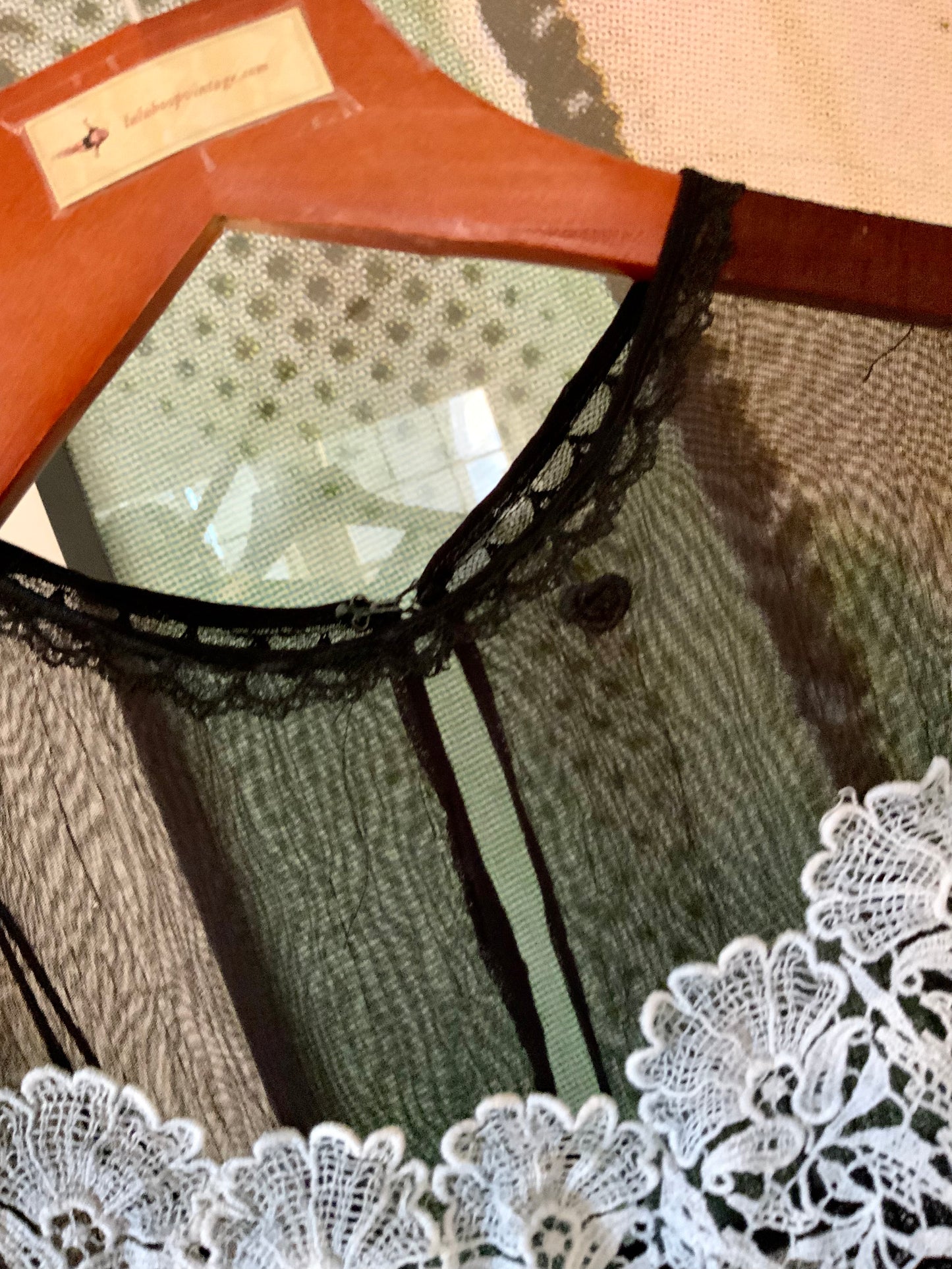 Schwarzes Abendkleid mit Häkelspitzenkragen – 40er Jahre