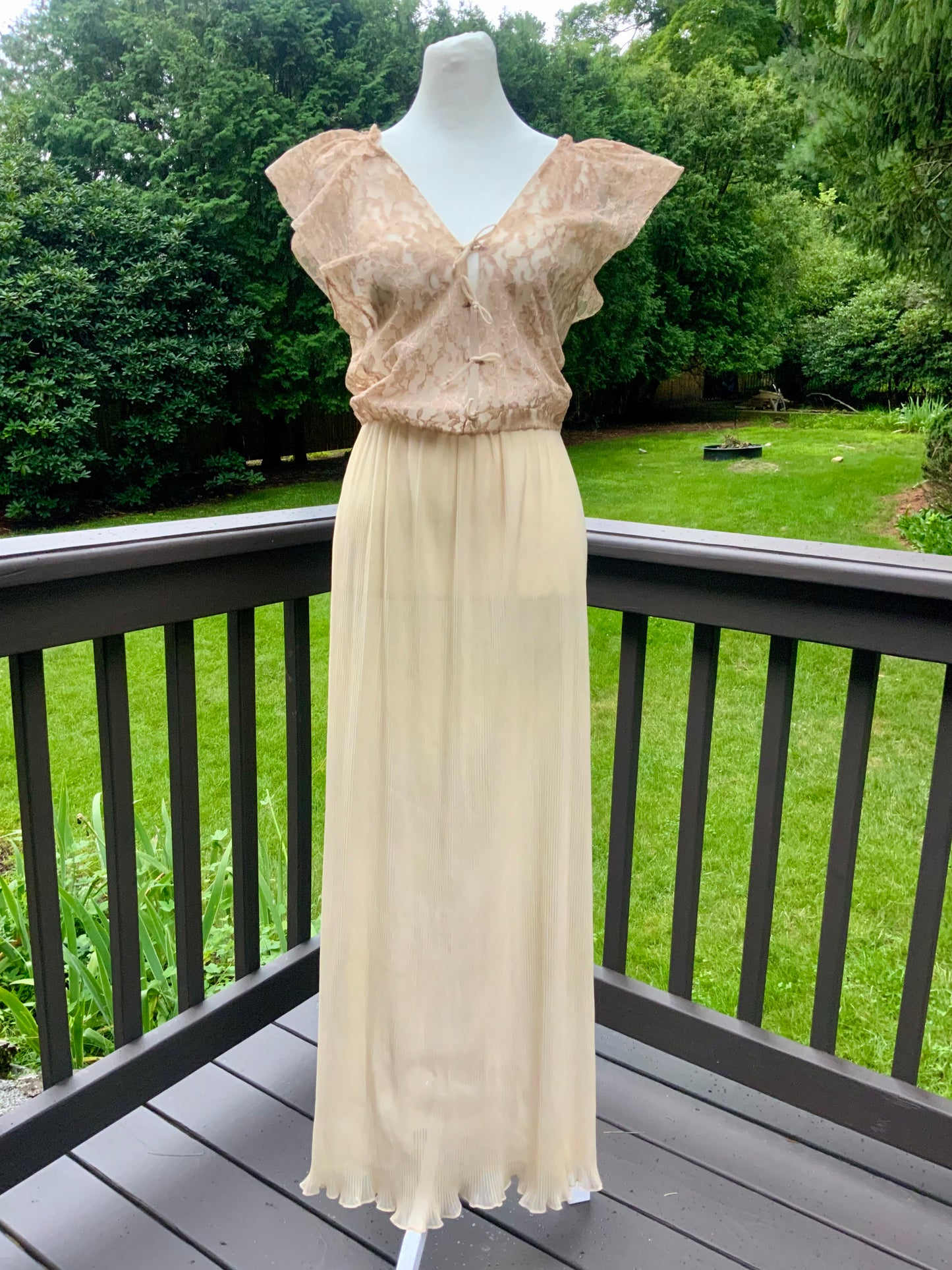 Hand Dyed 1940s Champagne Lace Bridal Gown Pleated Wedding Dress Vintage Boudoir Dress
- 40B3