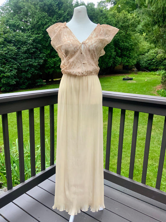 Hand Dyed 1940s Champagne Lace Bridal Gown Pleated Wedding Dress Vintage Boudoir Dress
- 40B3