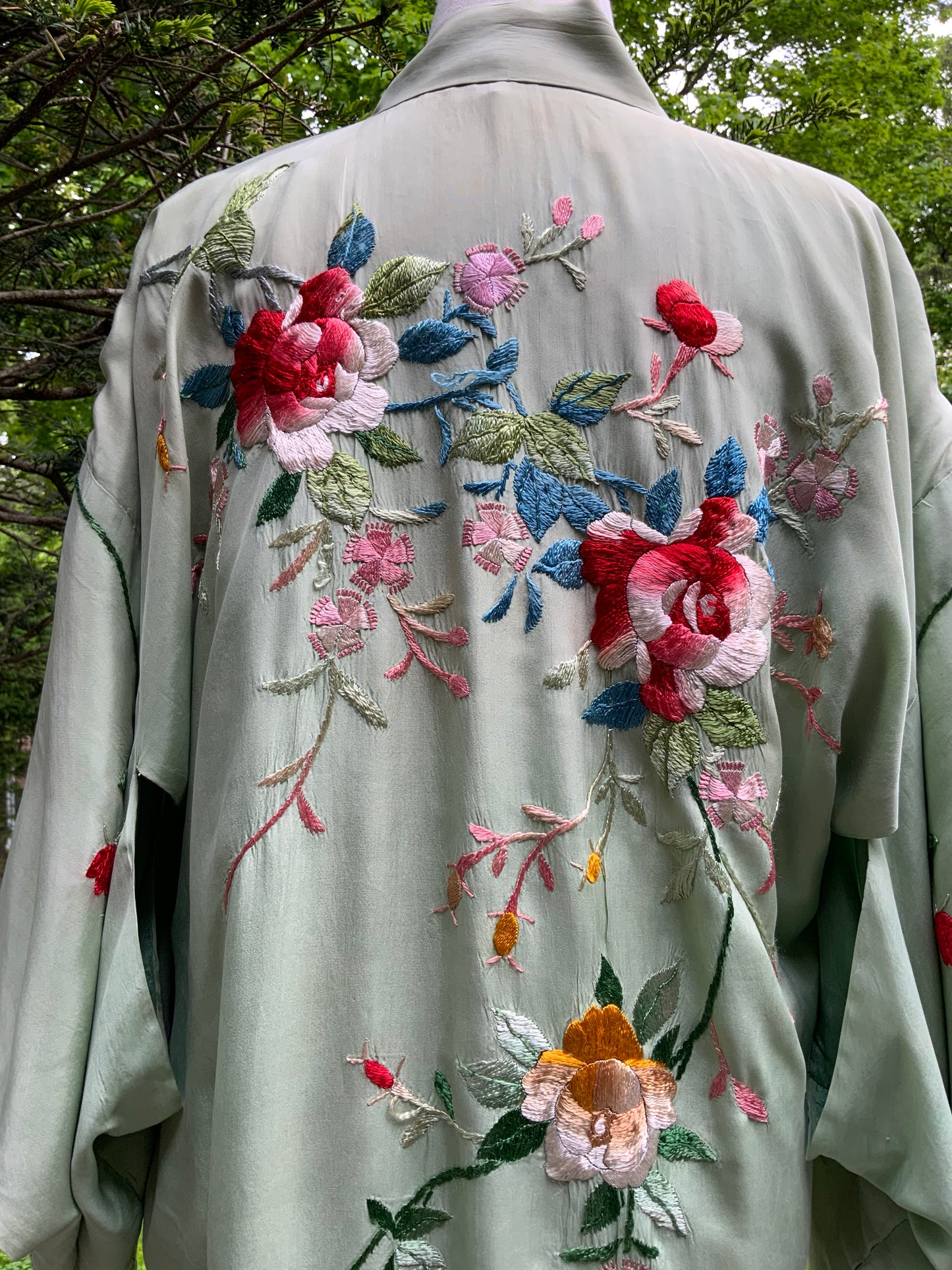 Vintage Japanese Silk Embroidered Kimono | Celadon Green Floral Robe
-40CD